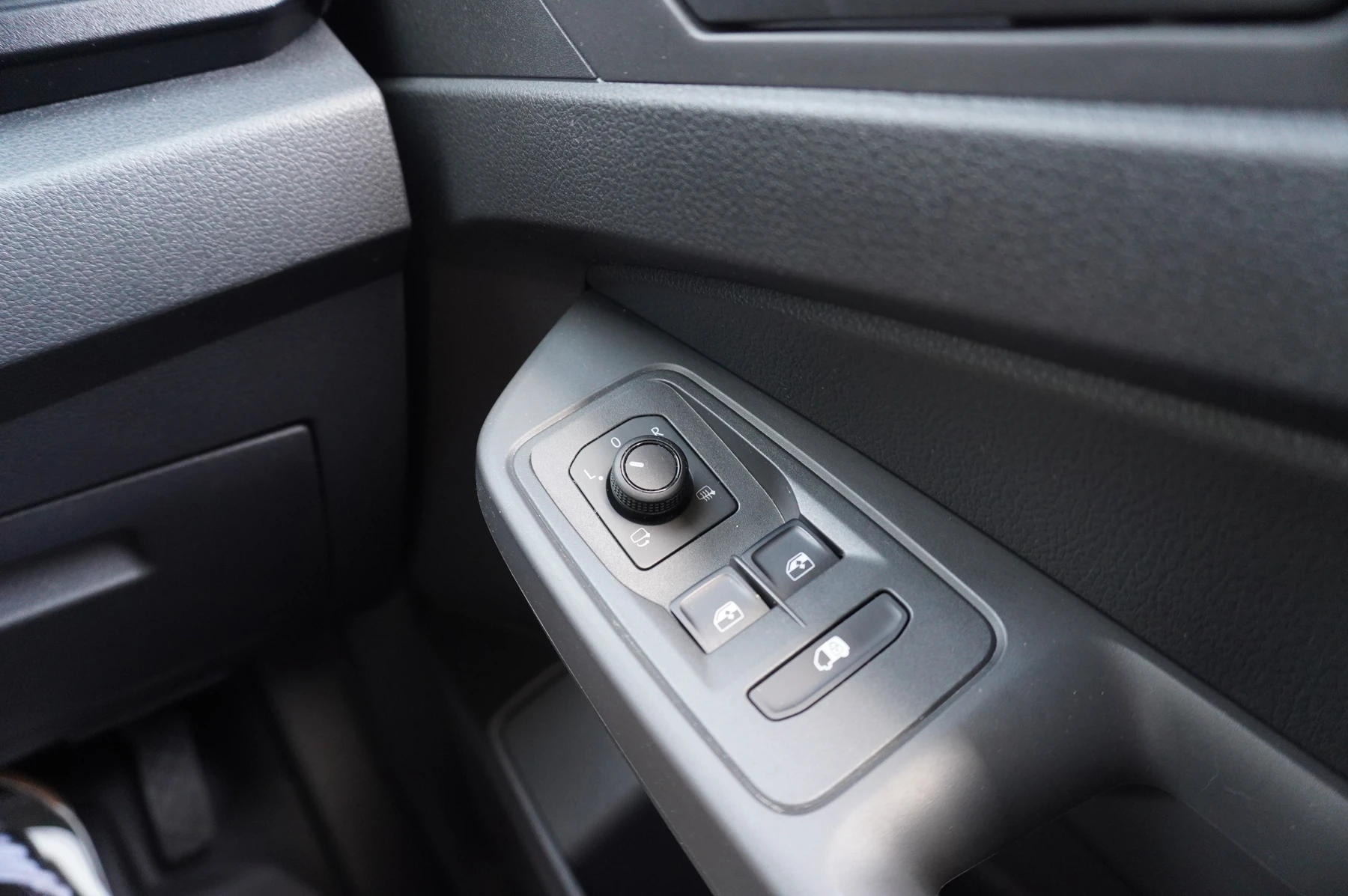 Volkswagen-Caddy-image-36