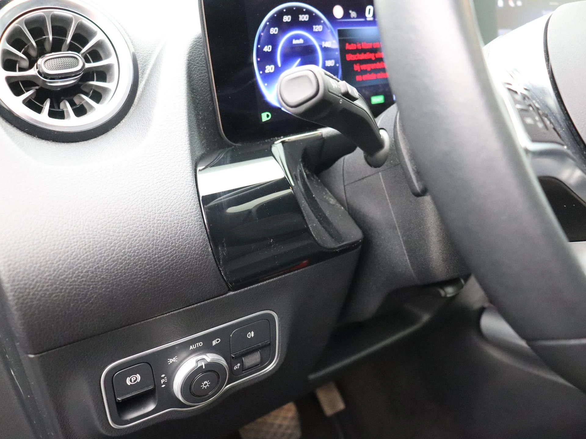 Mercedes-Benz-EQA-image-8