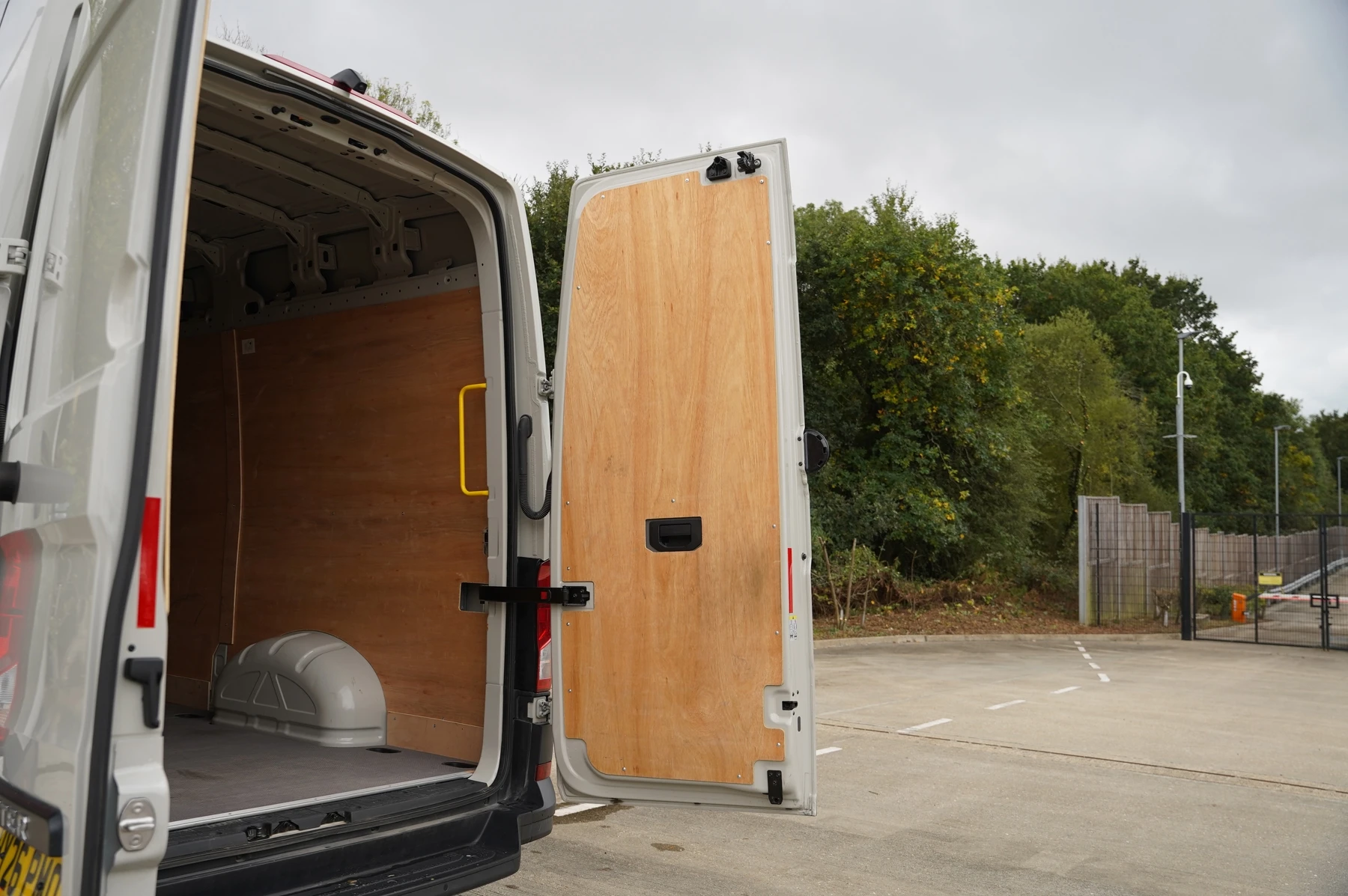 Volkswagen-Crafter-image-12