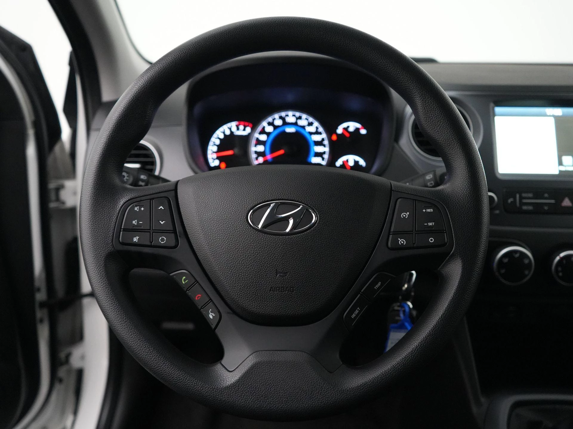 Hyundai-i10-image-9