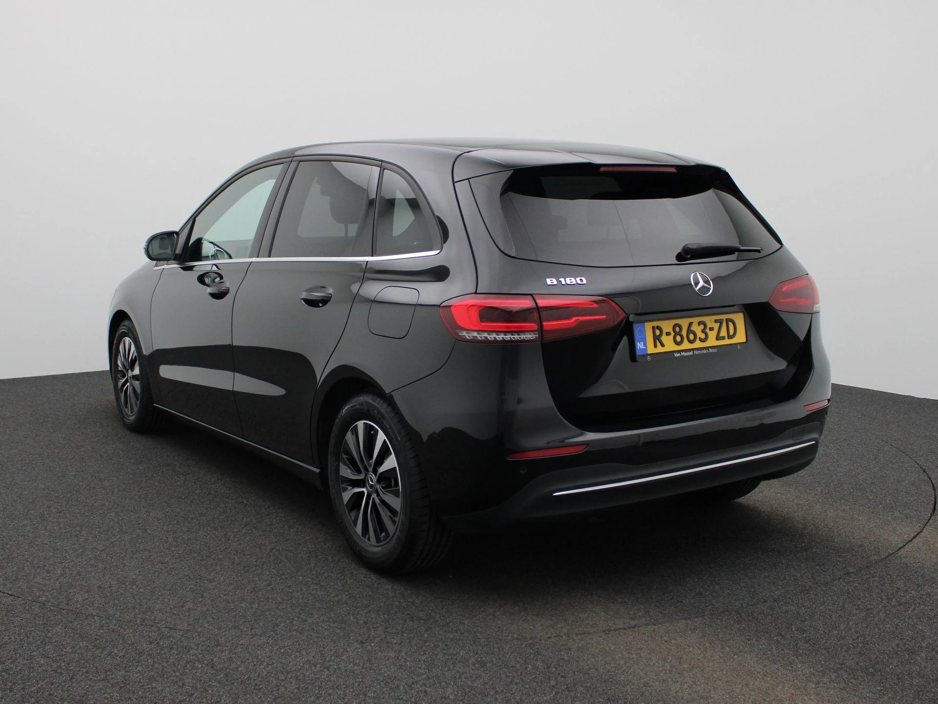 Mercedes-Benz-B-Klasse-image-1
