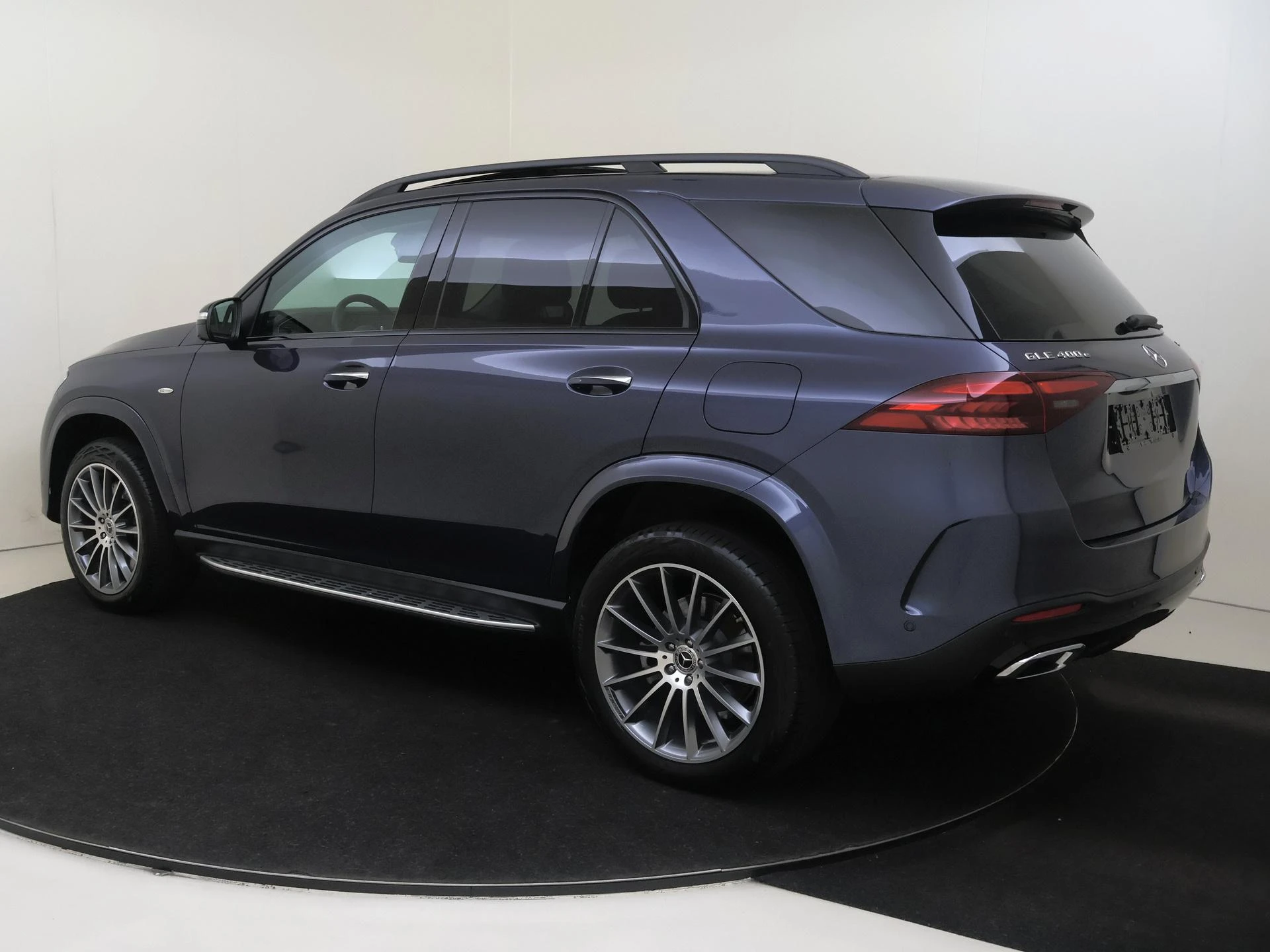 Mercedes-Benz-GLE-image-2