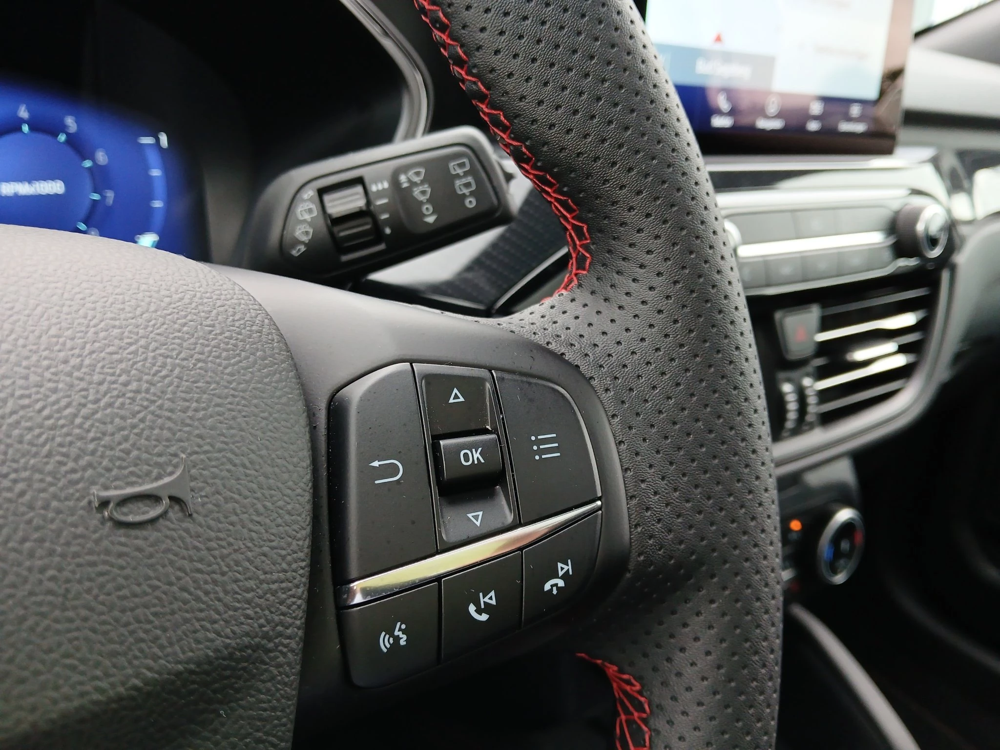 Ford Kuga ST-Line X*PANO*AHK*KAM*ACC*NAVI*SOUND-SYS.