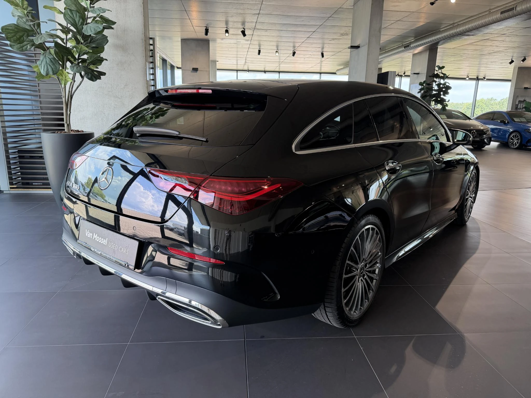 Mercedes-Benz-CLA-image-5