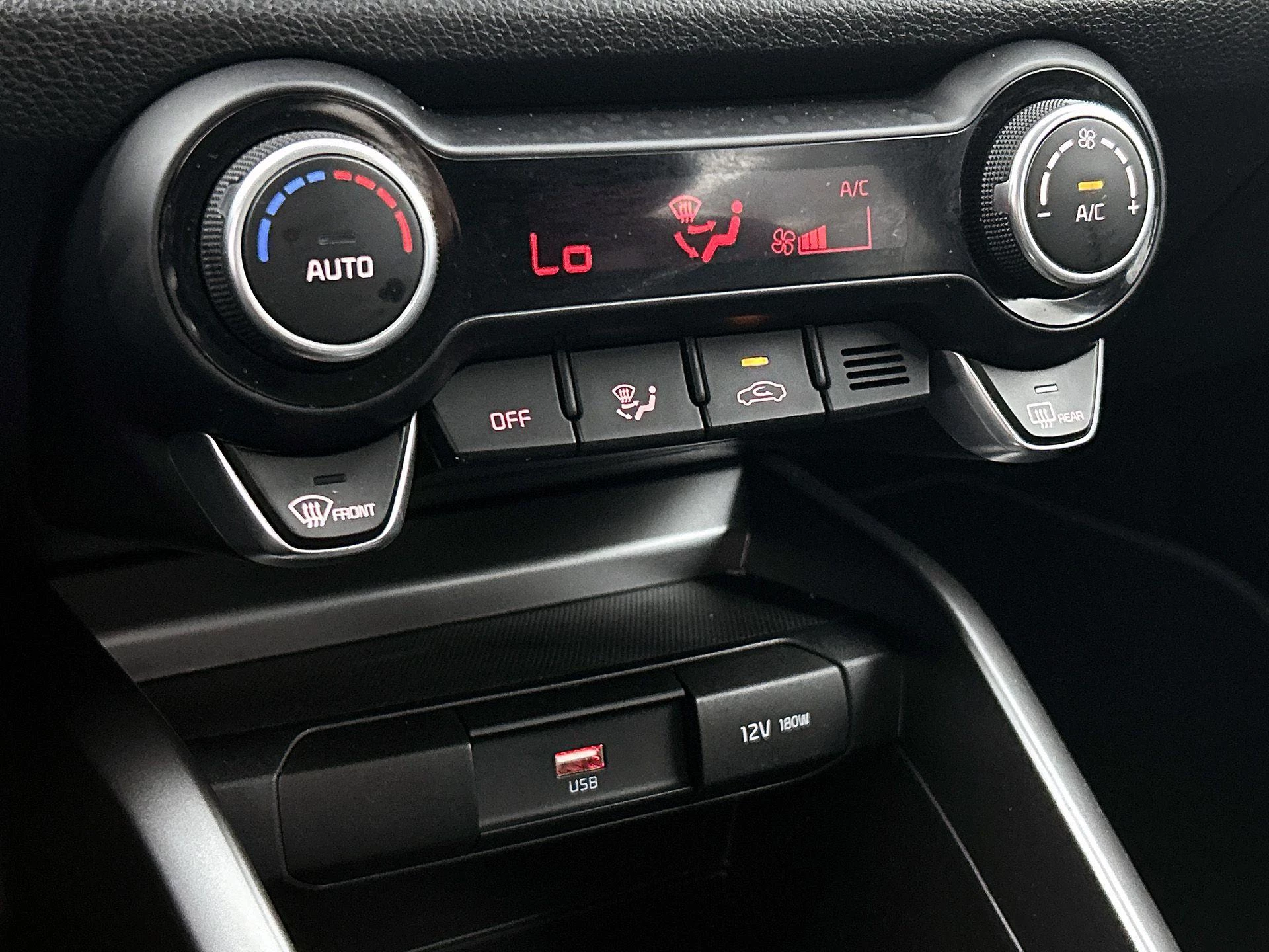 Kia-Stonic-image-23