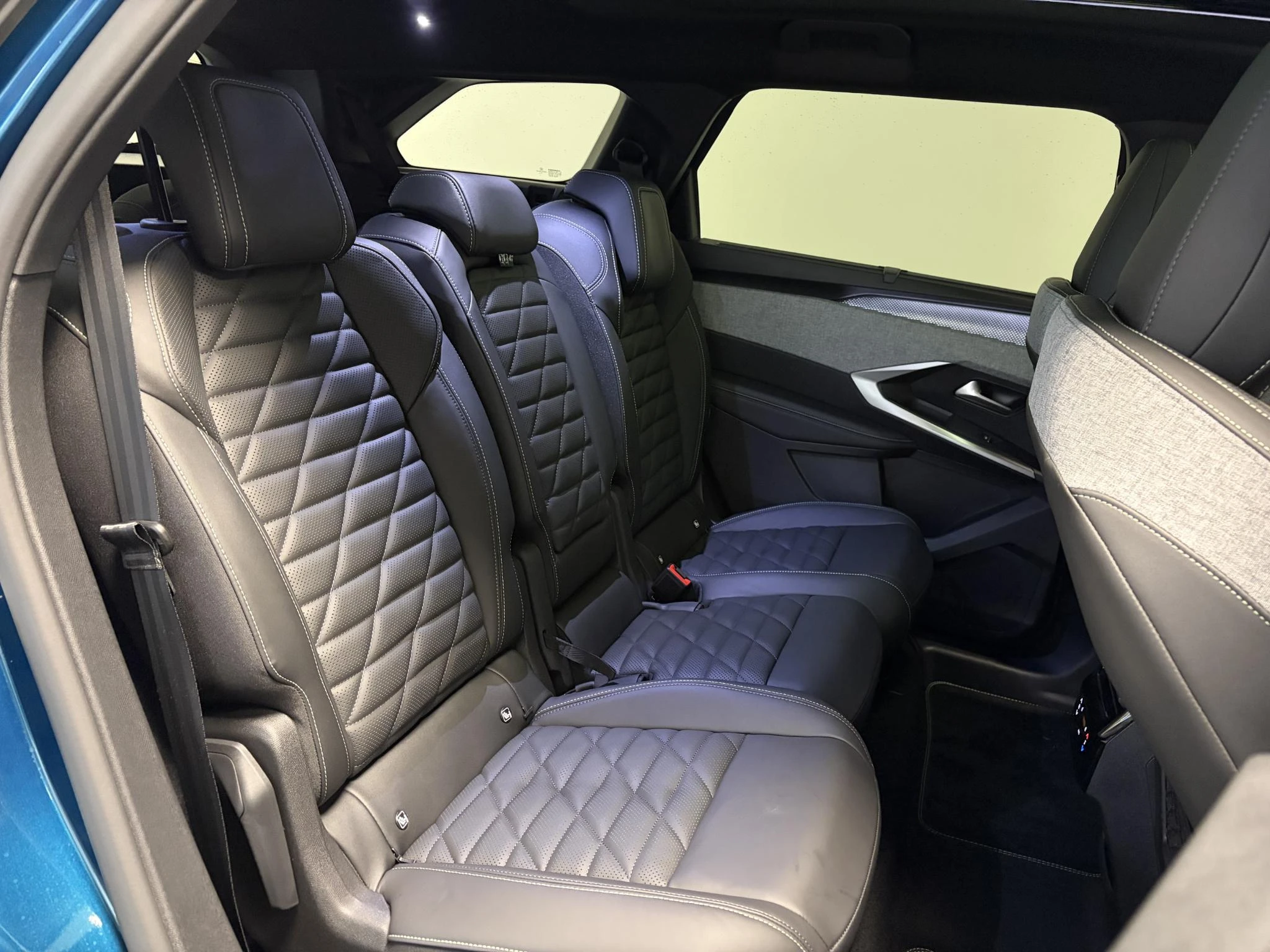 Peugeot-e-5008-image-22