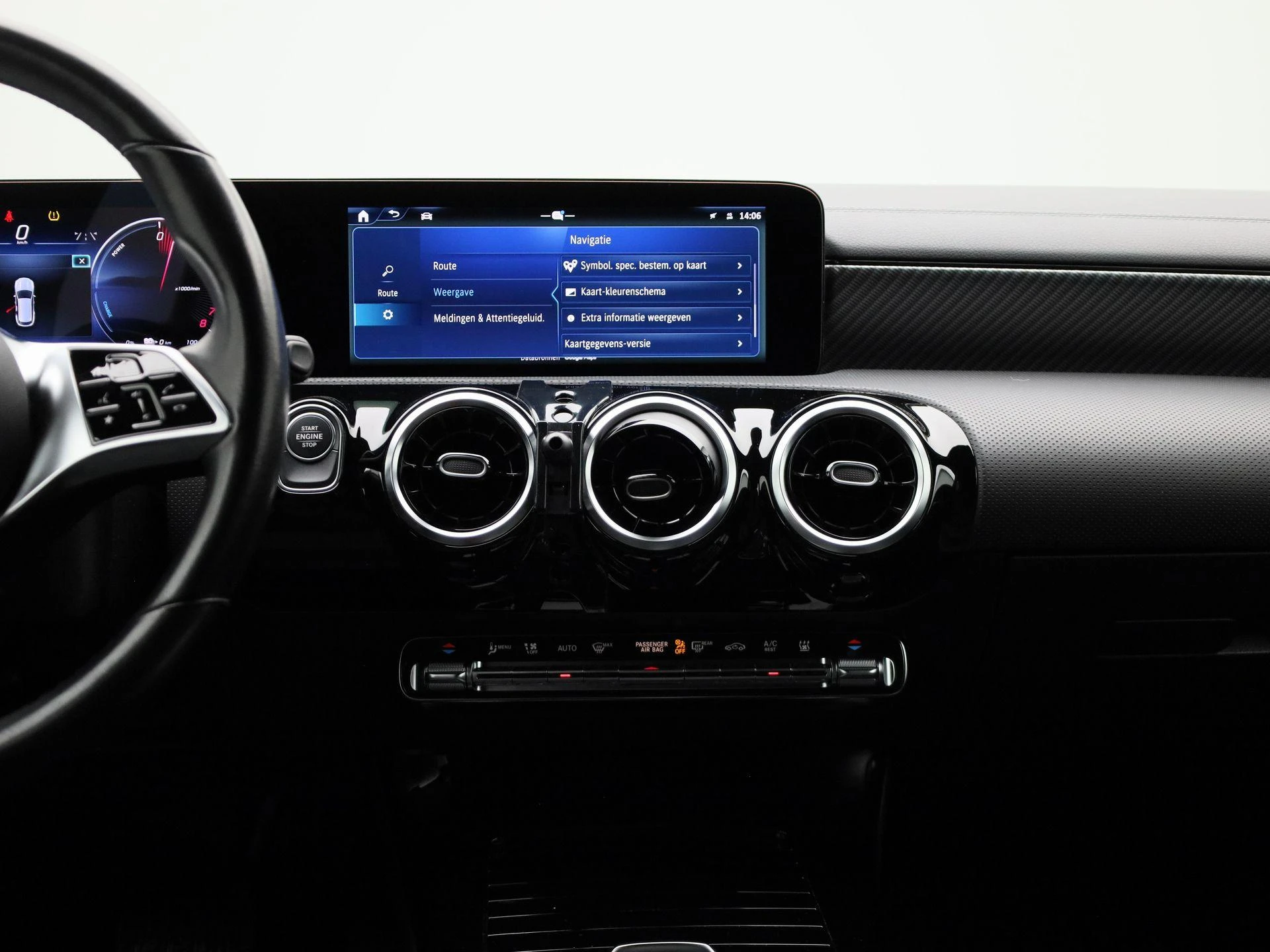 Mercedes-Benz-CLA-image-9