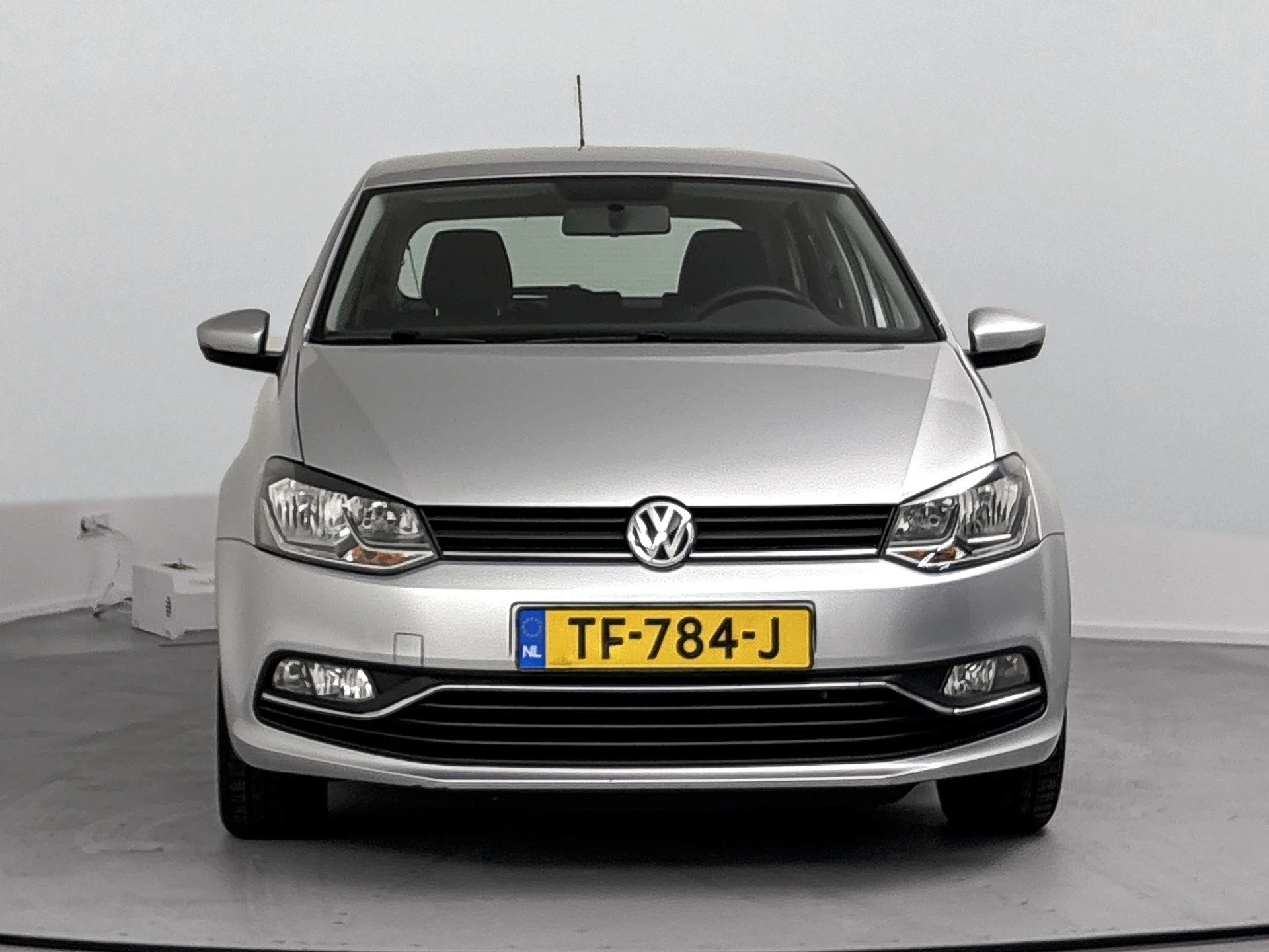 Volkswagen-Polo-image-4