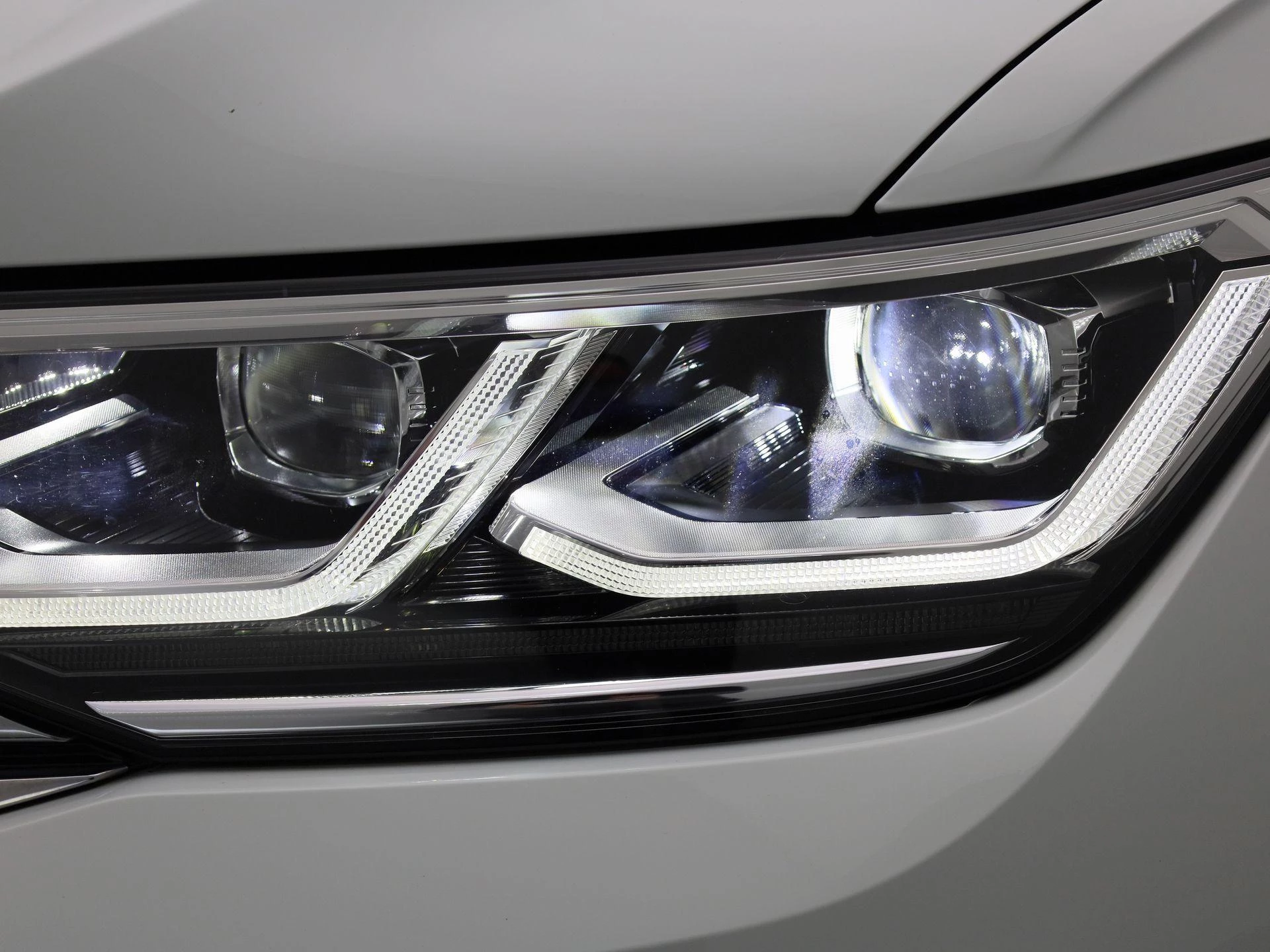 Volkswagen-Tiguan-image-16