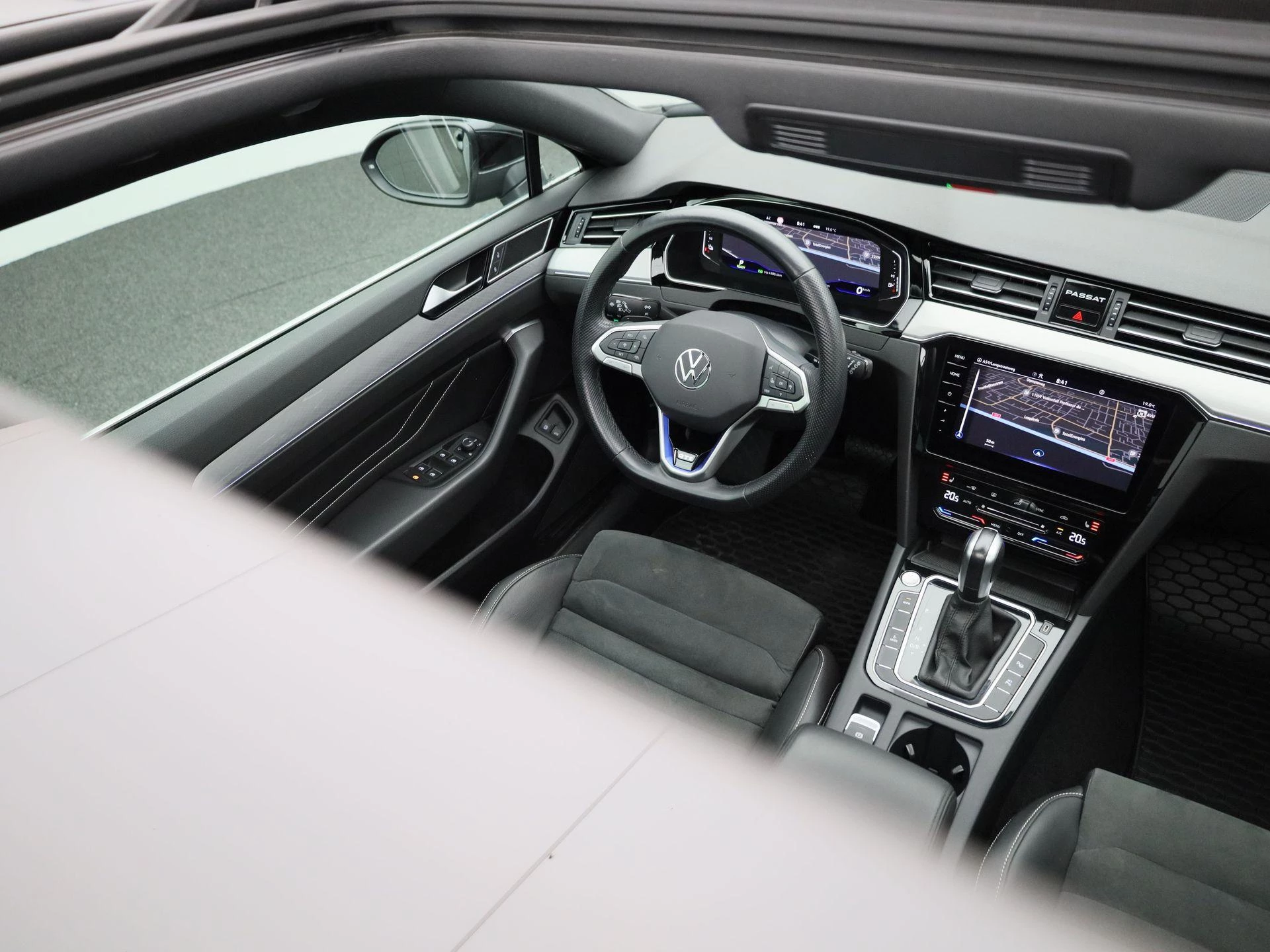 Volkswagen-Passat-image-34