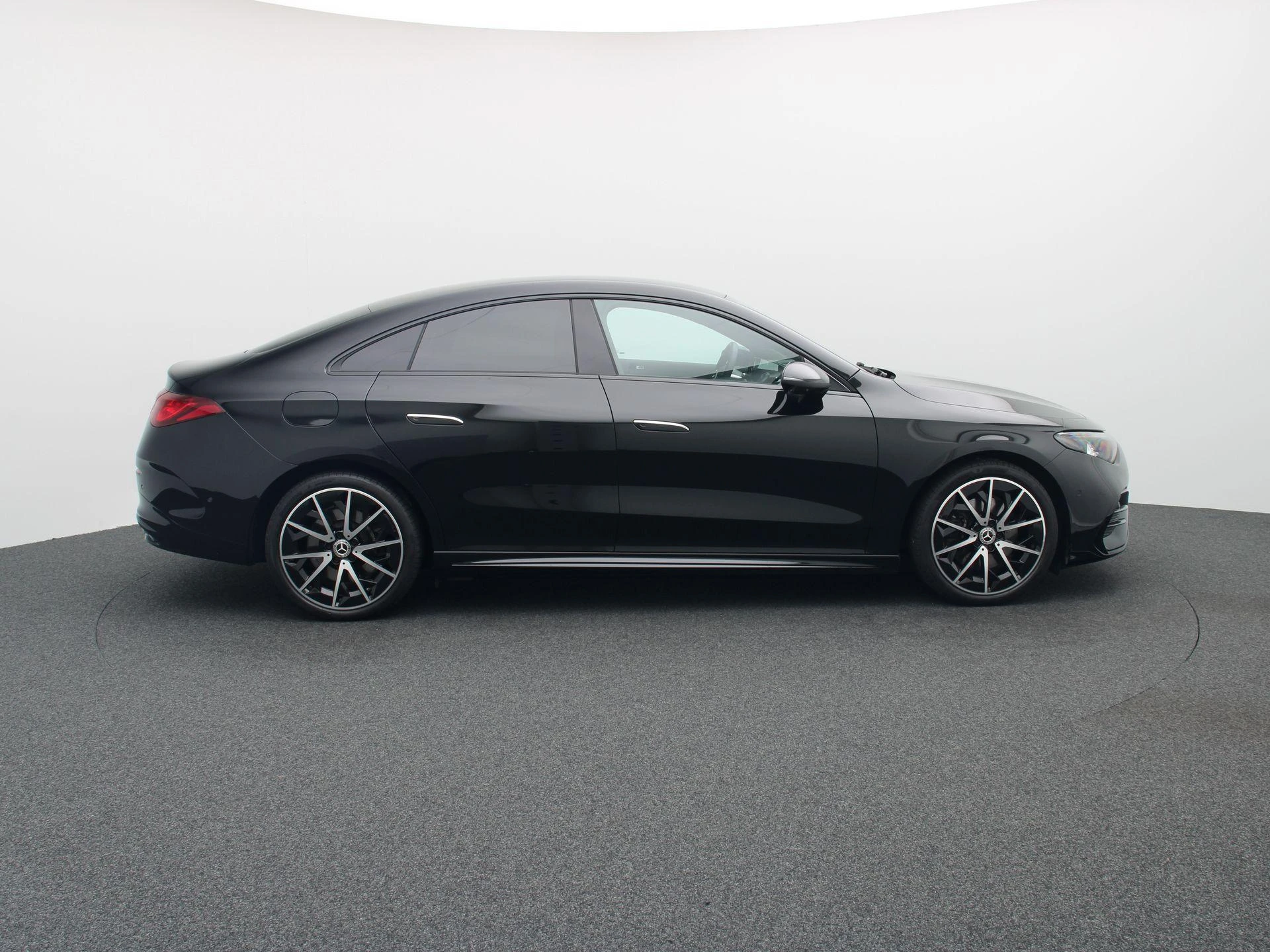 Mercedes-Benz-CLA-image-5