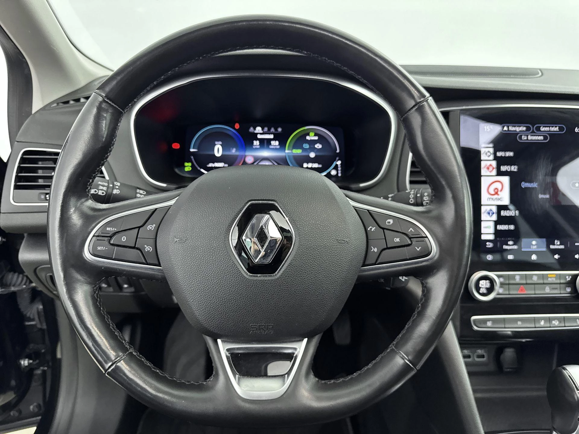 Renault-Megane E-Tech-image-24
