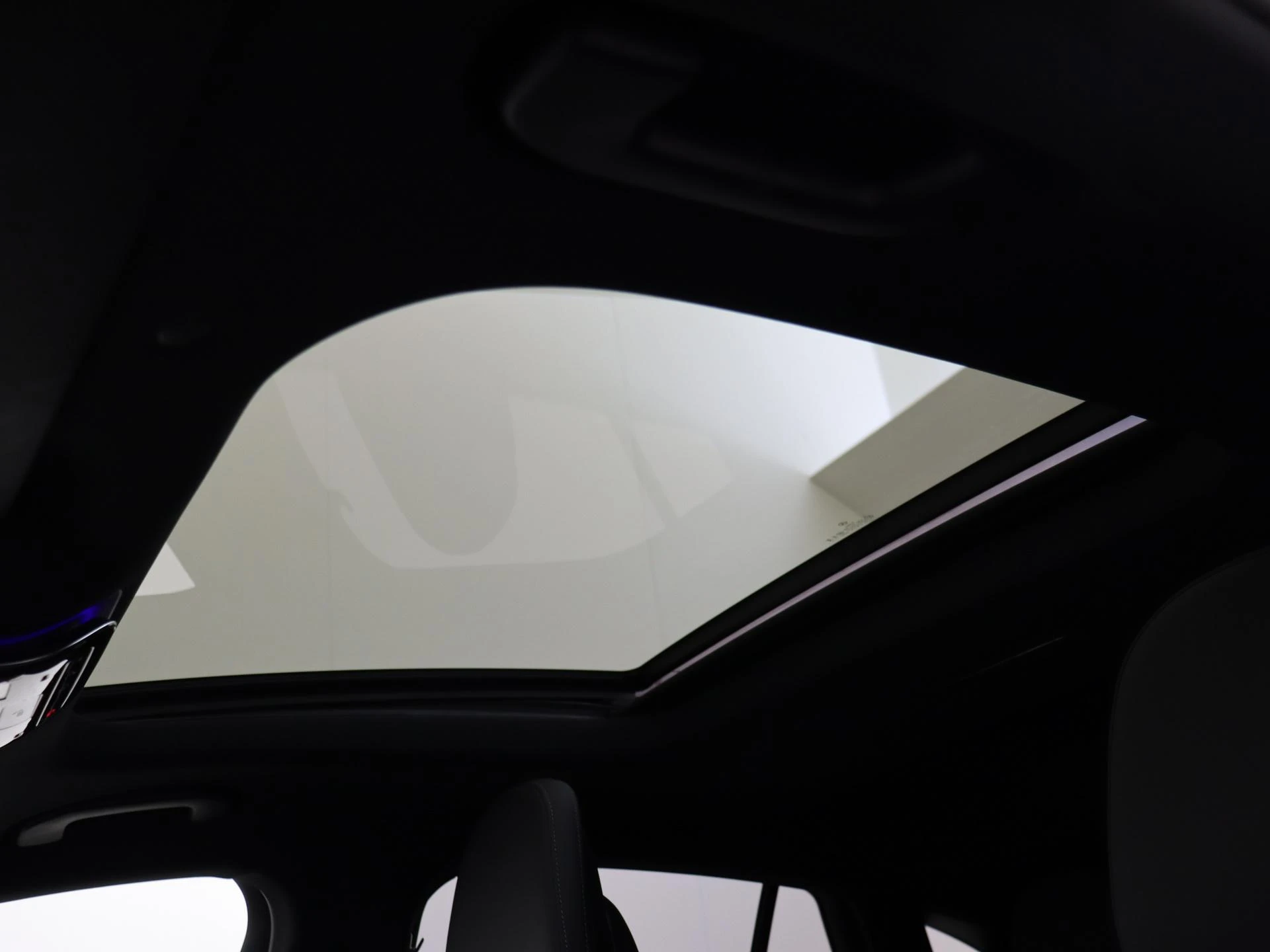Mercedes-Benz-GLC-image-27