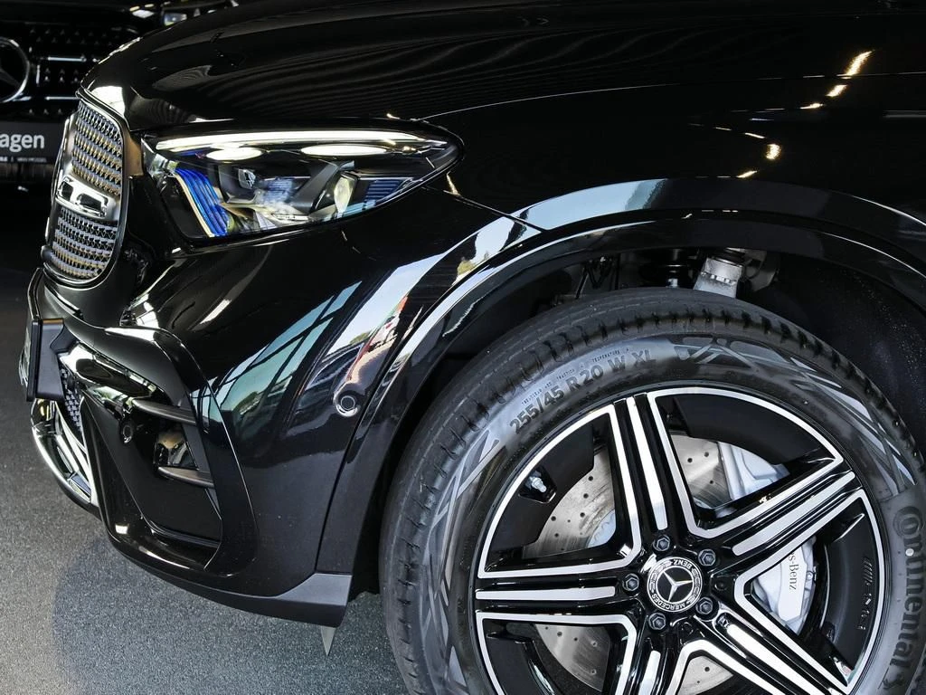 Mercedes-Benz-GLC 300 de-image-3