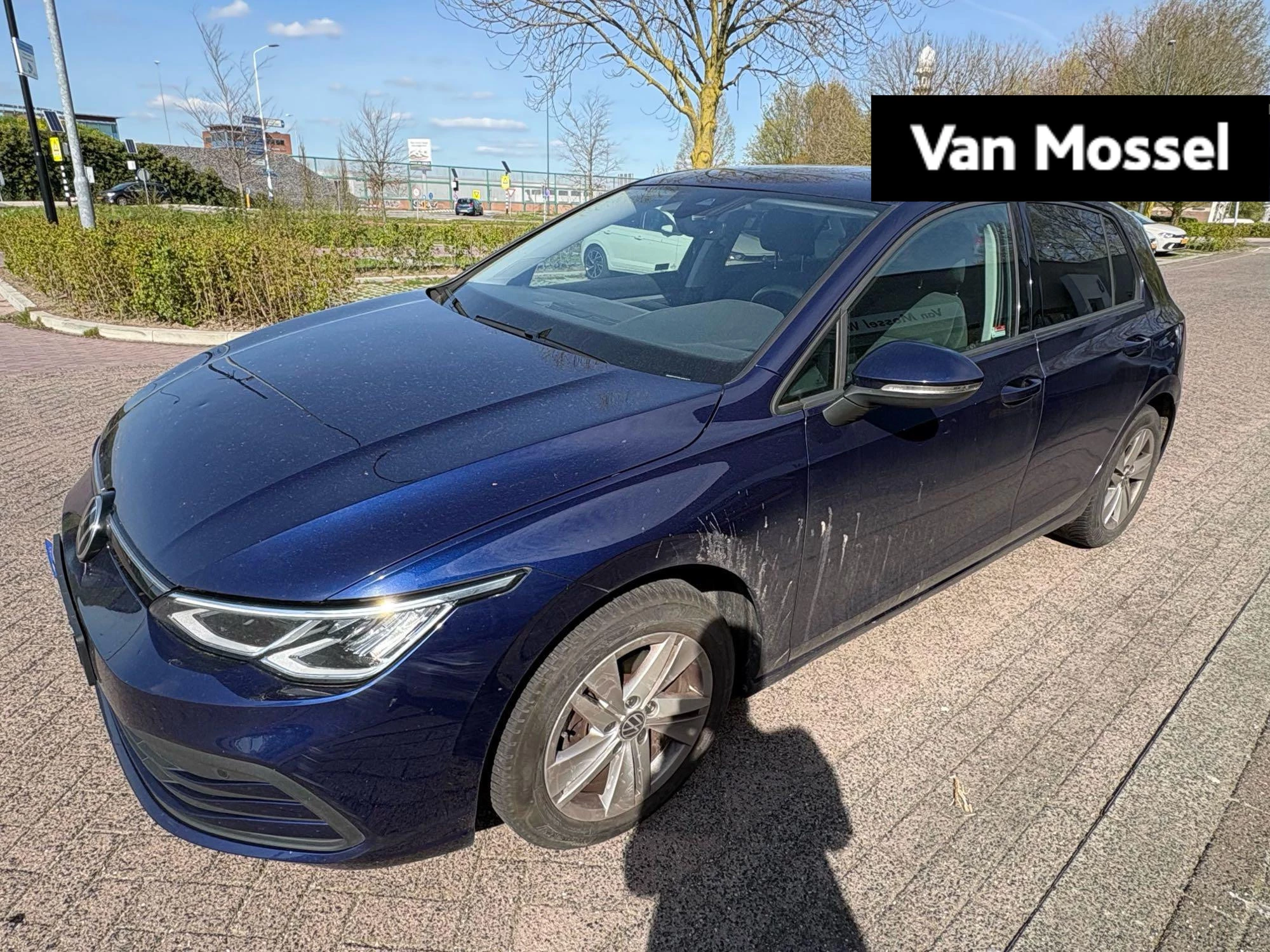 Volkswagen-Golf-image-0