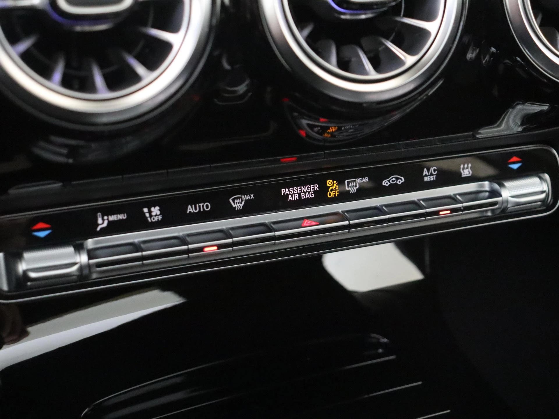 Mercedes-Benz-A-Klasse-image-23