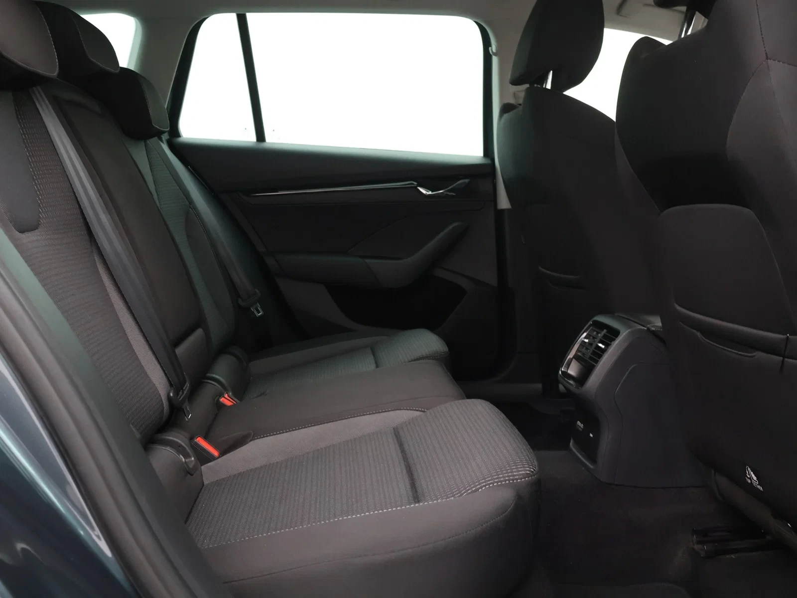 Škoda Octavia Combi Octavia Combi Clever 1.0TSI 110PK *TREKHAAK*VIRTUAL COCKPIT*CAMERA*NAVI*SFEERVERLICHTING*PDC*...*