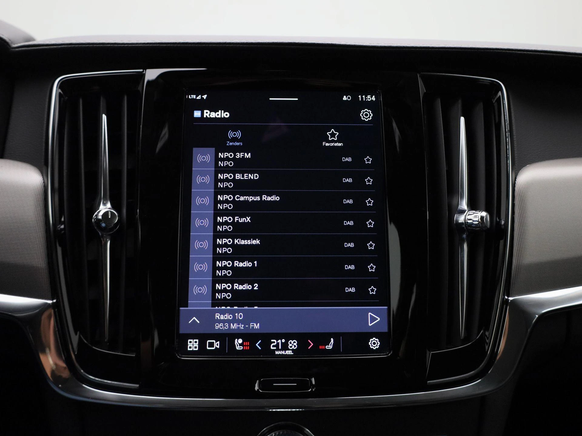 Volvo-V90-image-24