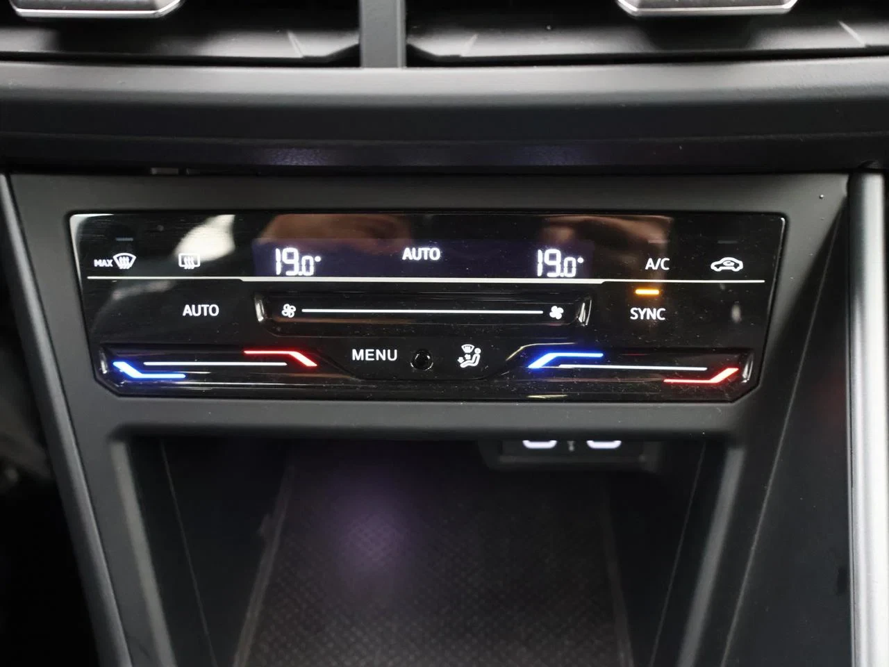 Volkswagen-Polo-image-21