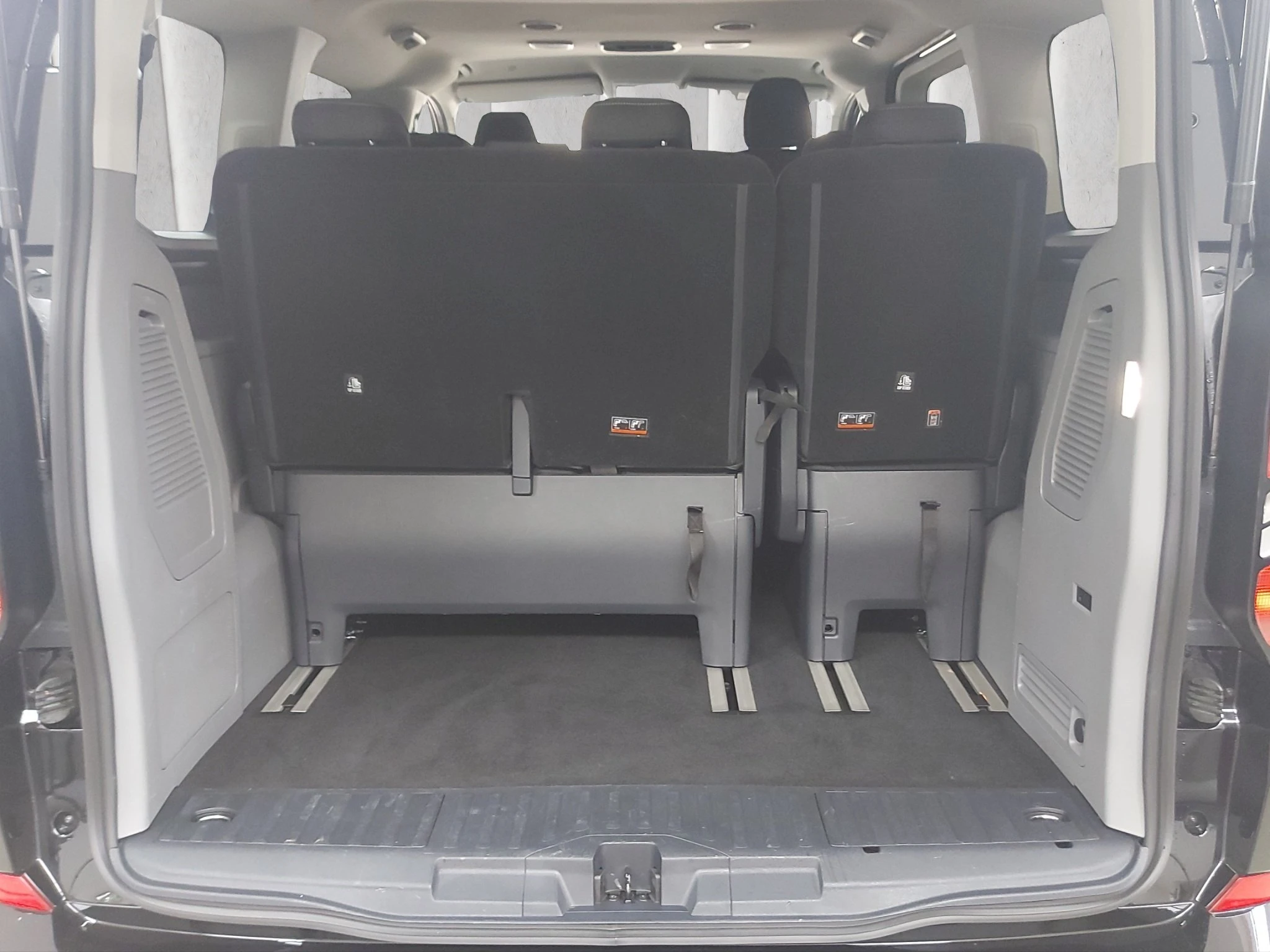 Ford-Tourneo Custom-image-17