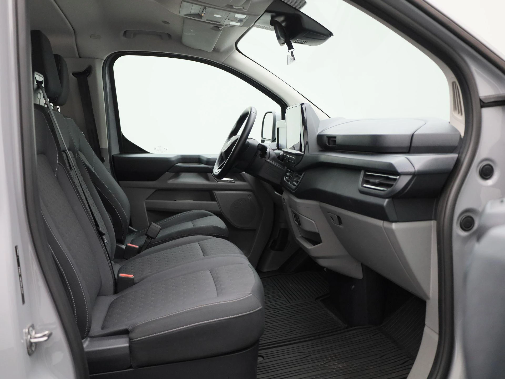 Ford-Transit Custom-image-9