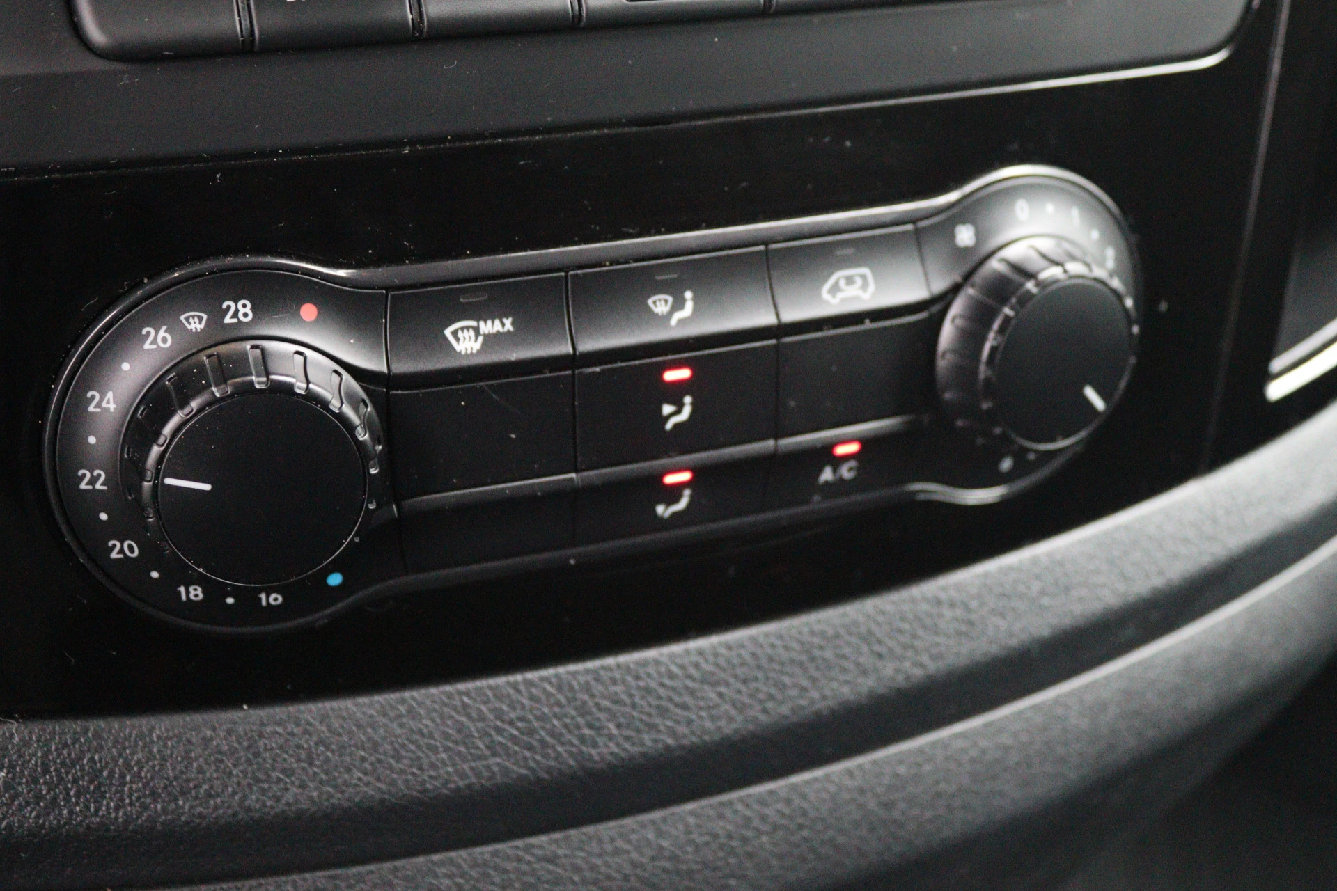 Mercedes-Benz-eVito-image-8
