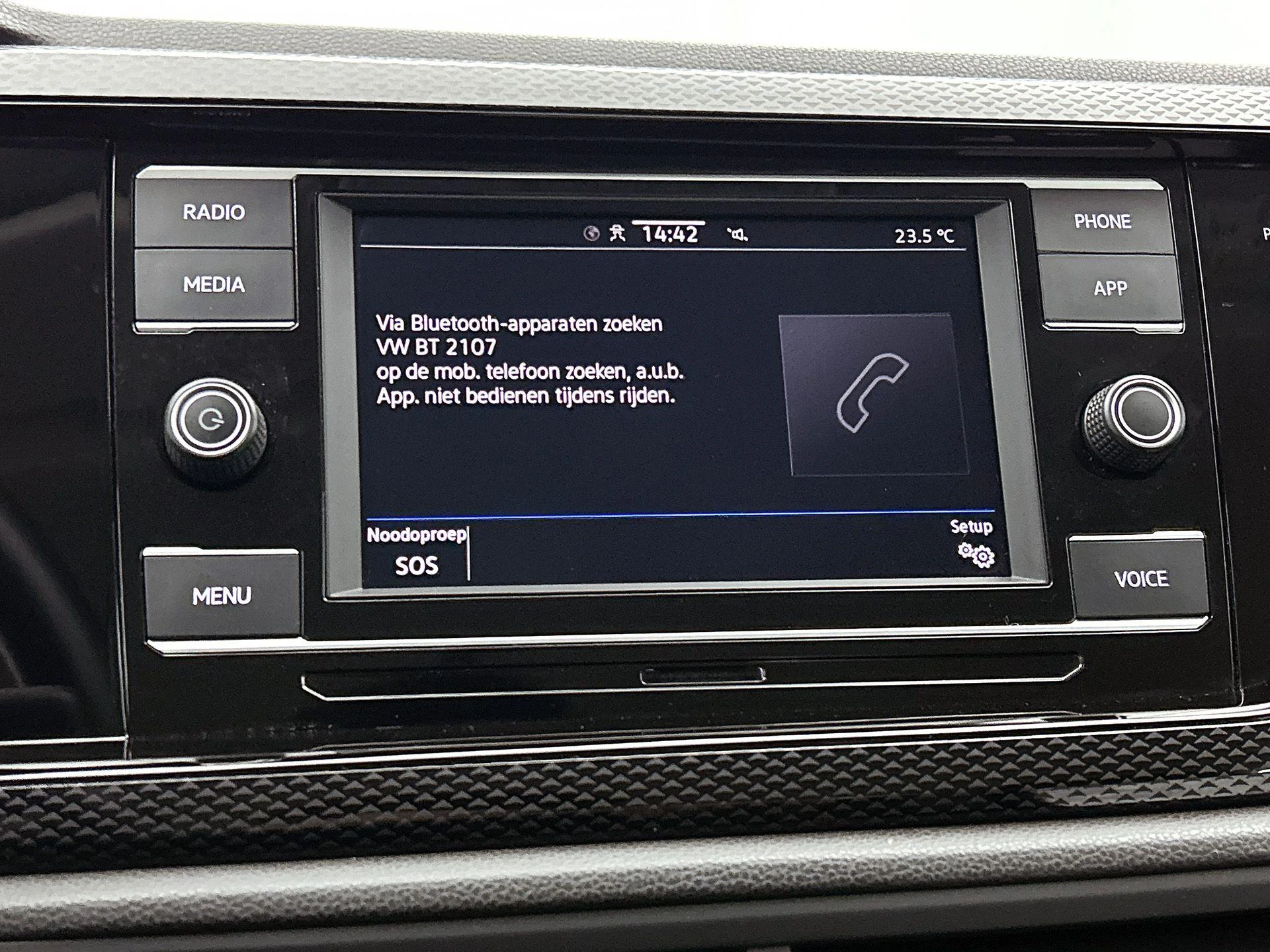 Volkswagen-Polo-image-11