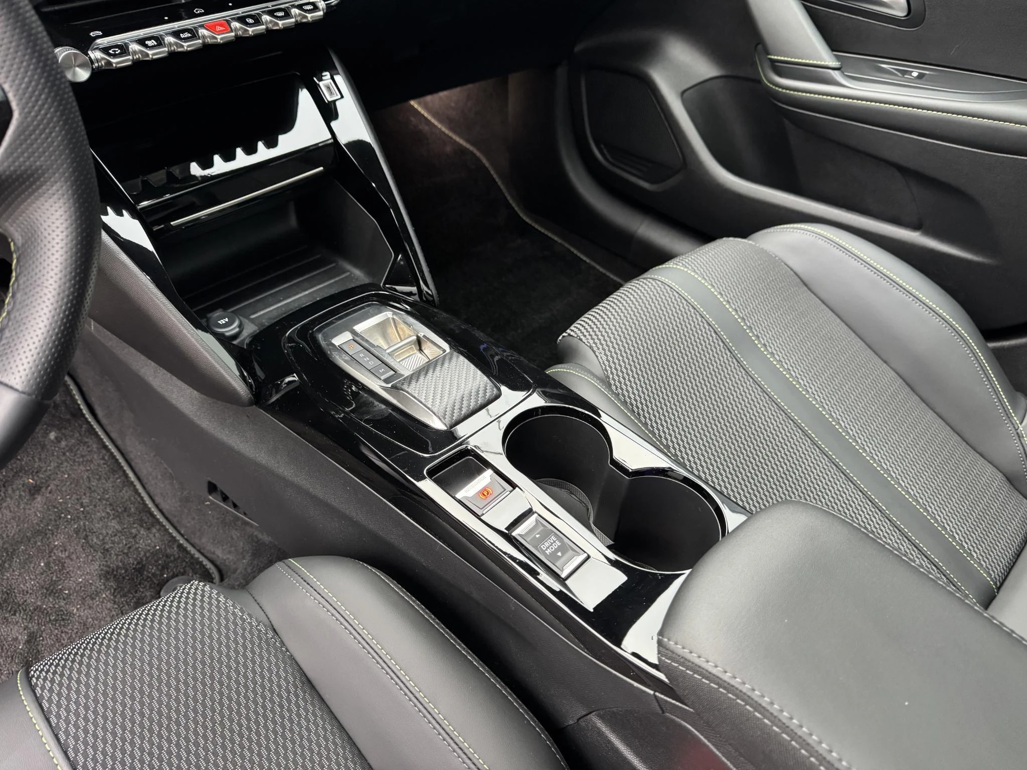 Peugeot-208-image-13