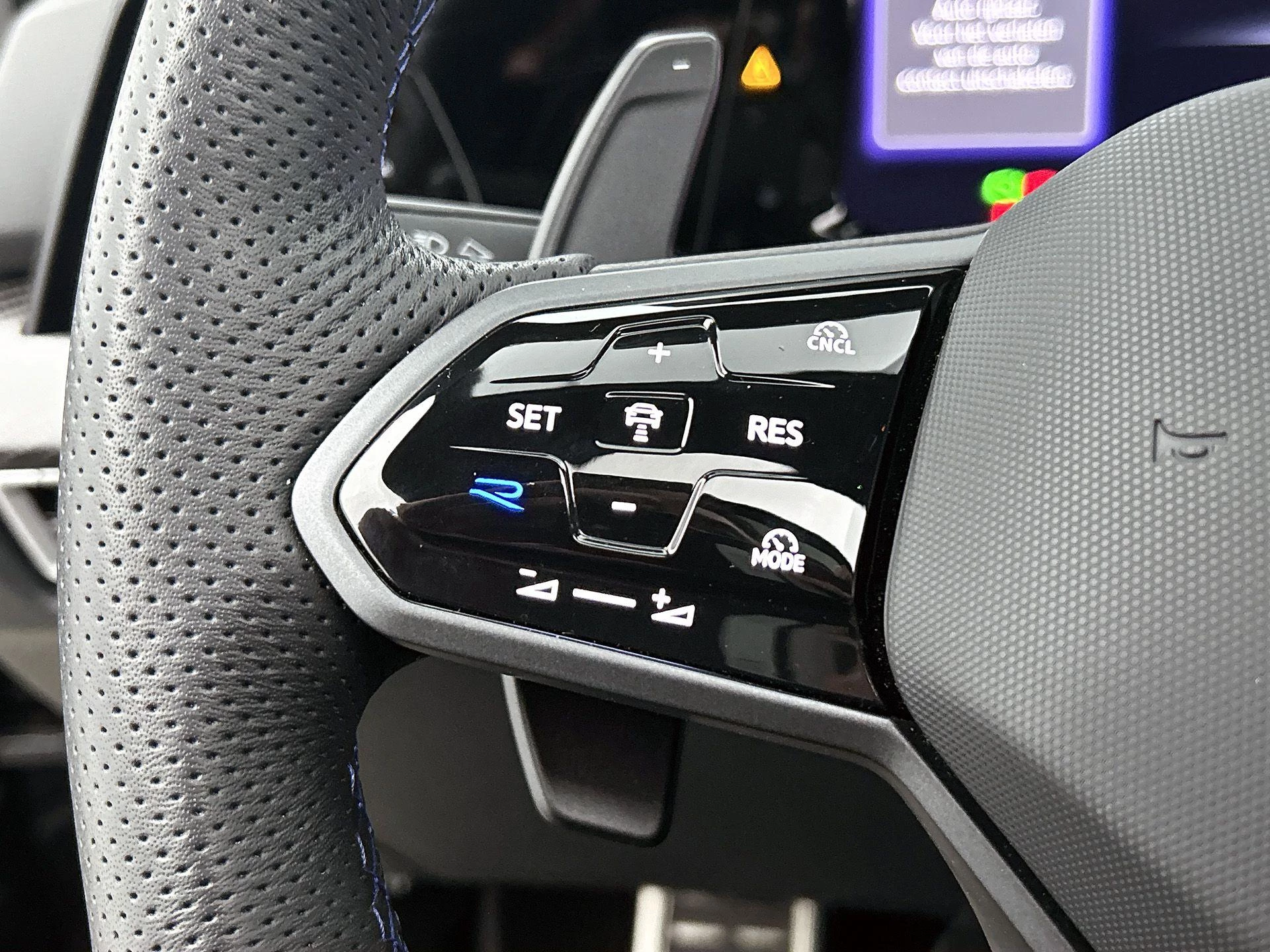 Volkswagen-Golf-image-5