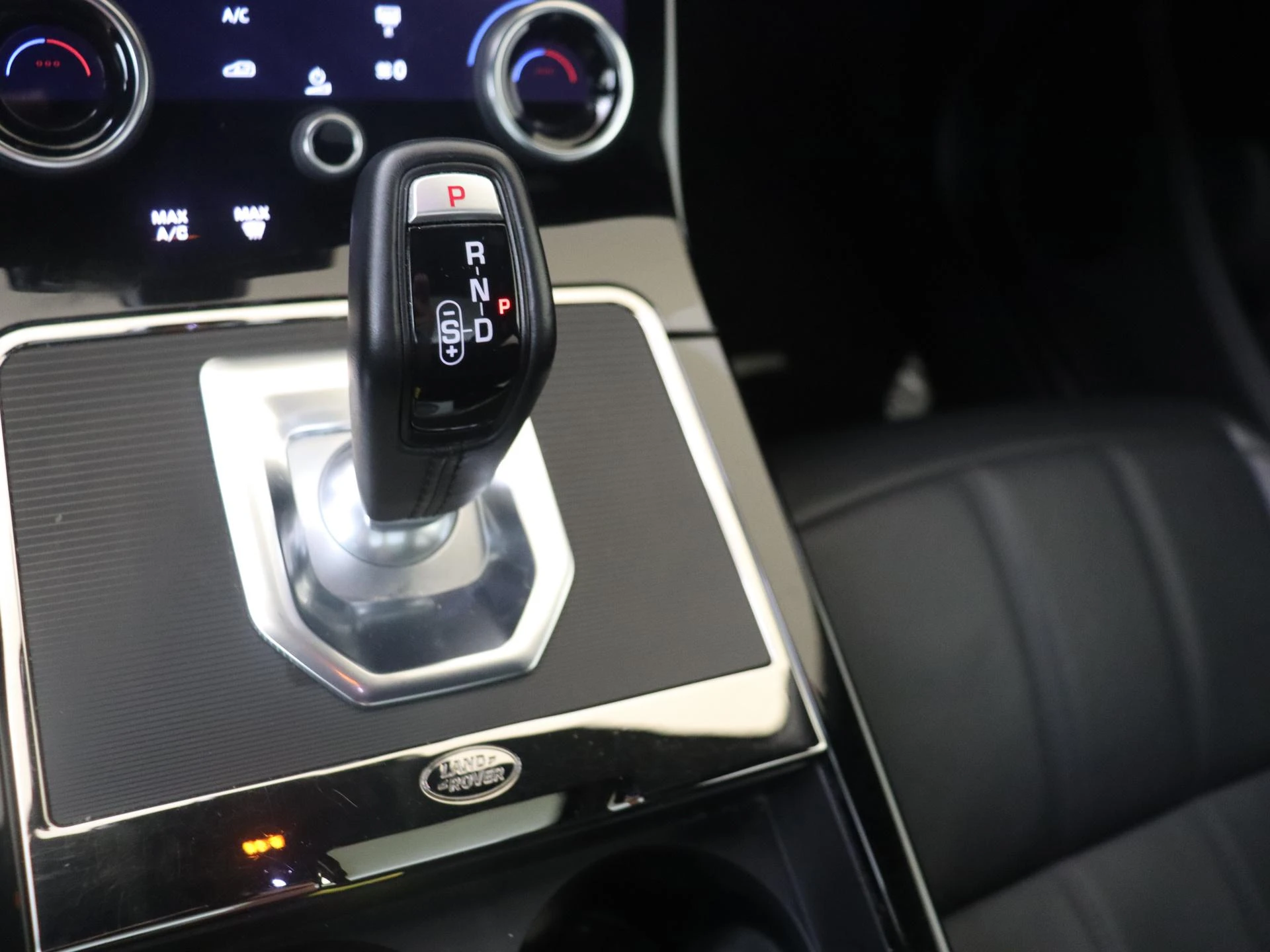 Land Rover-Range Rover Evoque-image-13