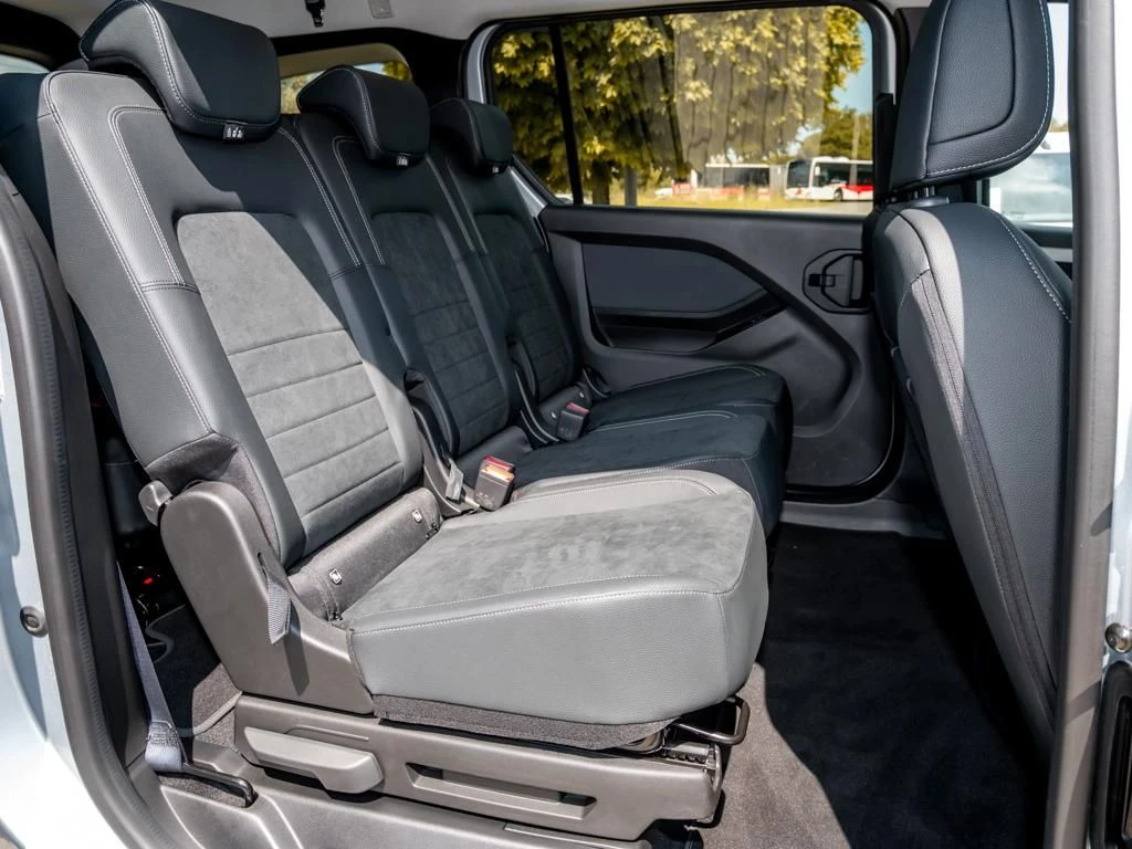 Mercedes-Benz-T-Klasse 180-image-12