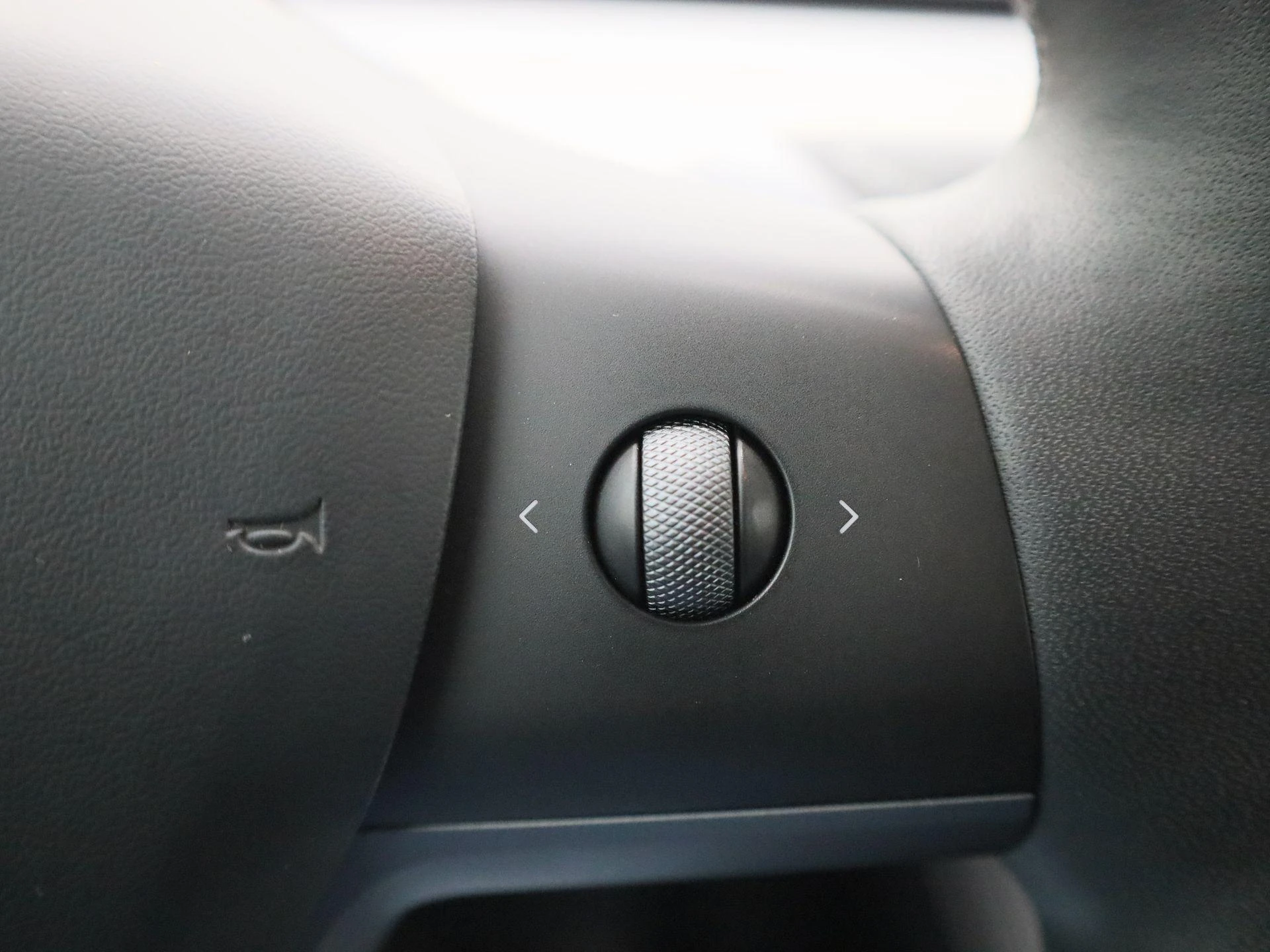 Tesla-Model Y-image-27