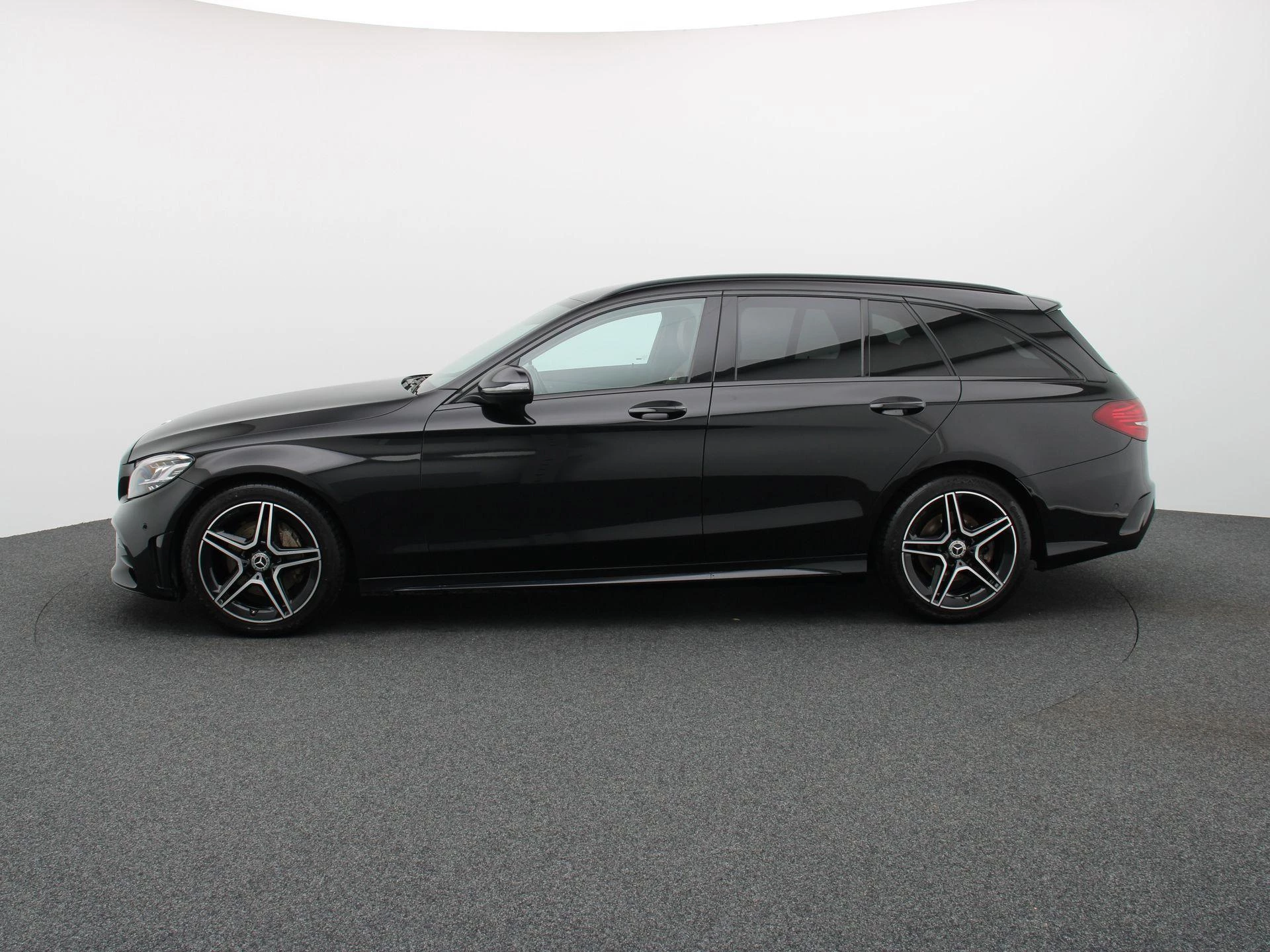 Mercedes-Benz C-Klasse 180 AMG LINE Estate + LEDER + LED + NIGHTPAKKET +