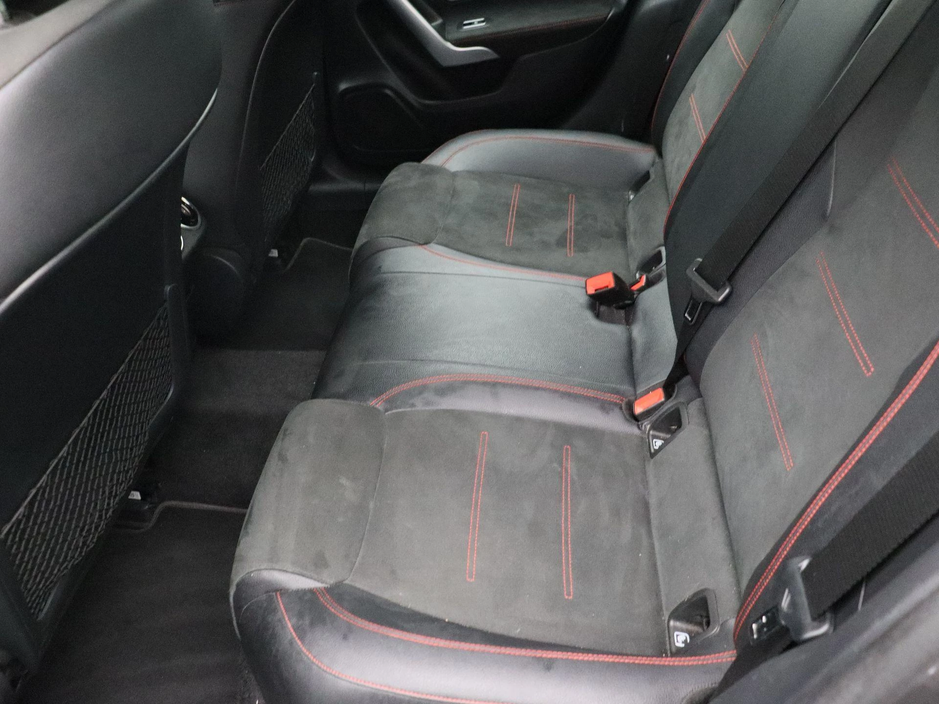 Mercedes-Benz Classe A 180 sedan + AMG LINE + CAMERA + LED +