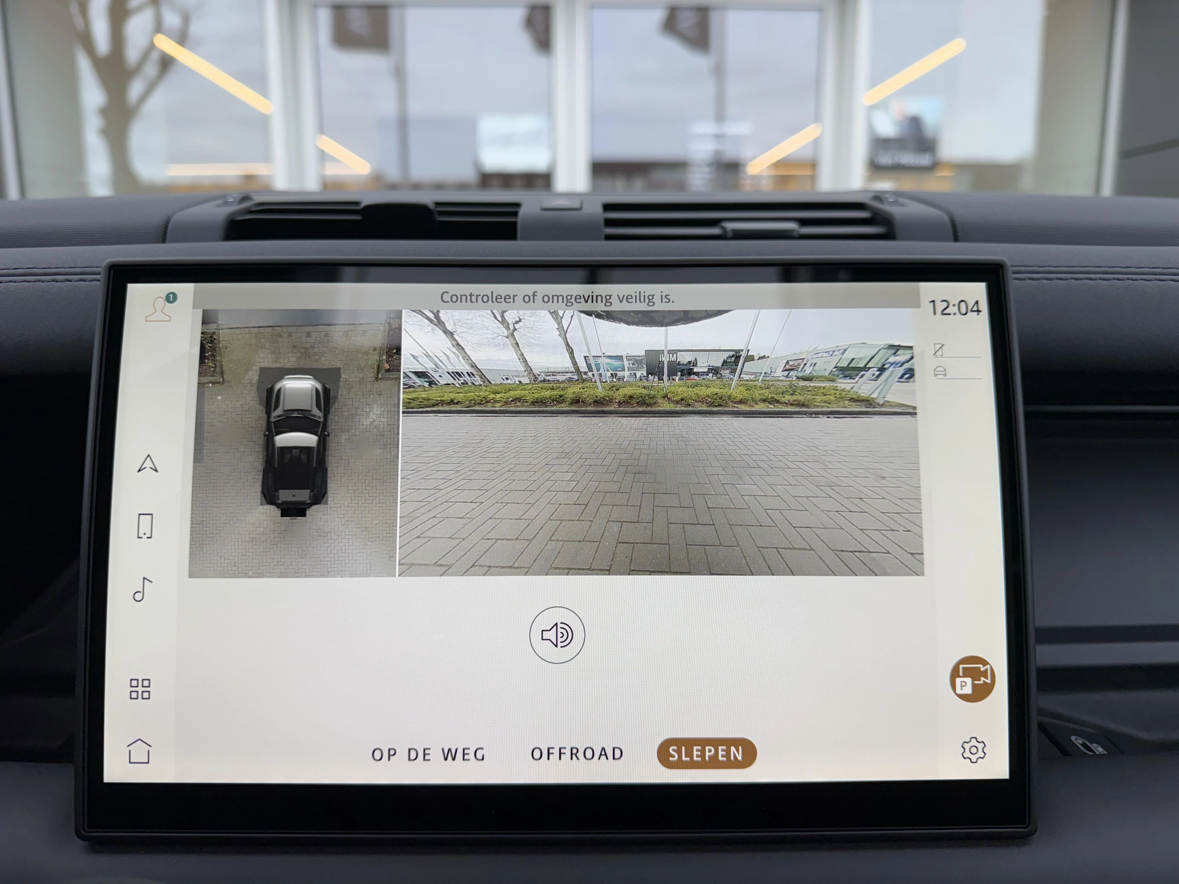 Land Rover-Defender-image-19