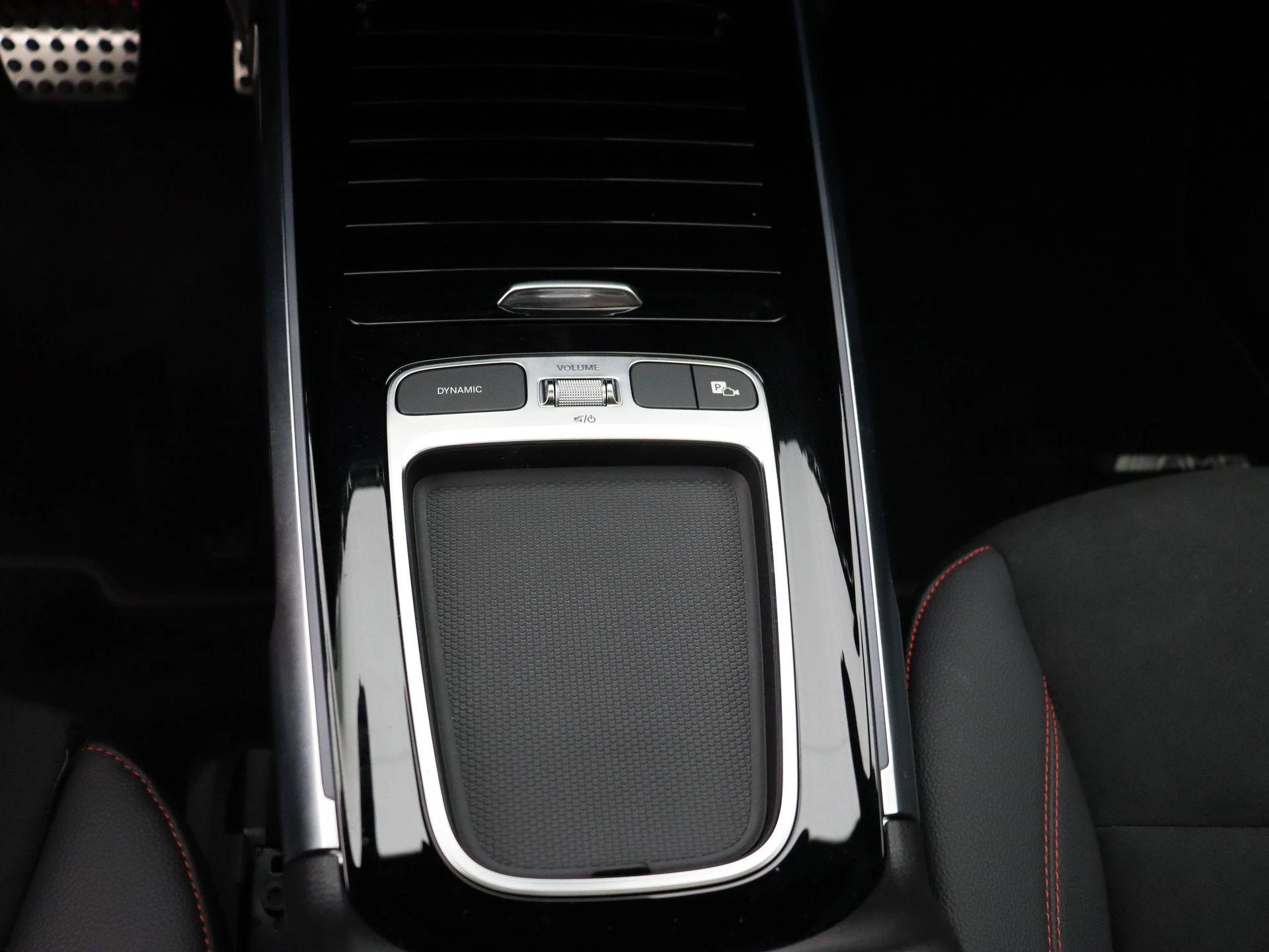Mercedes-Benz EQB 250+ AMG Line + PANORAMISCH DAK + CARPLAY + ADVANCED SOUND +
