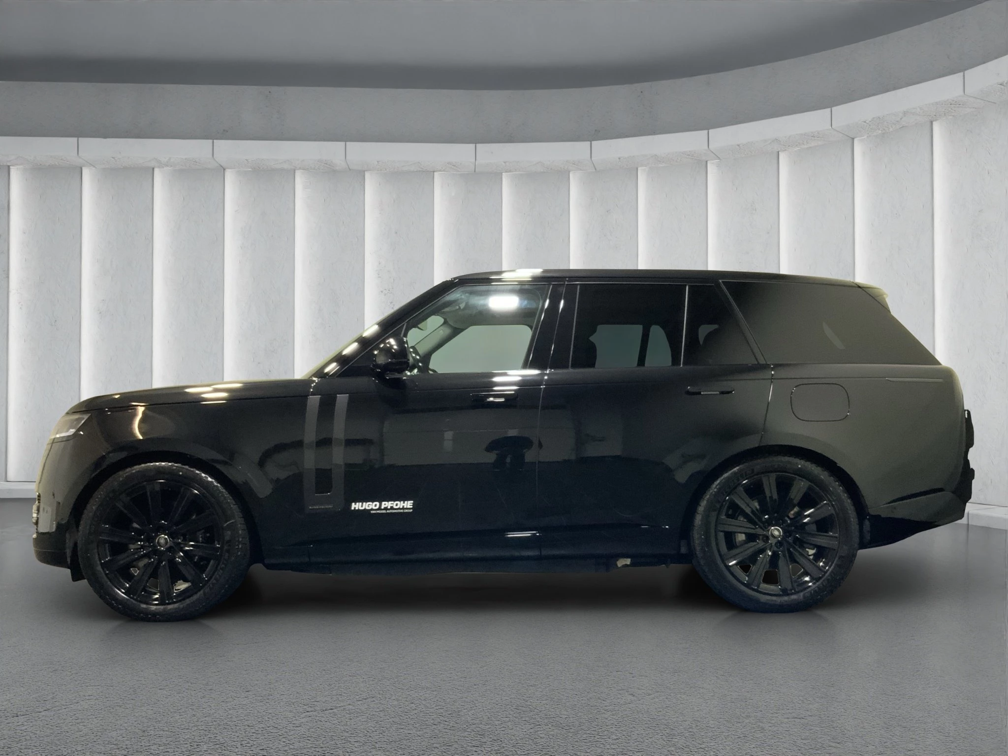 Land Rover-Range Rover-image-4