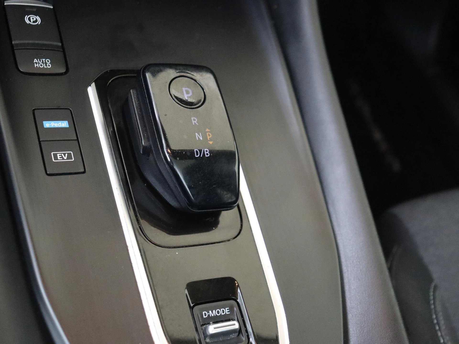 Nissan-QASHQAI-image-14