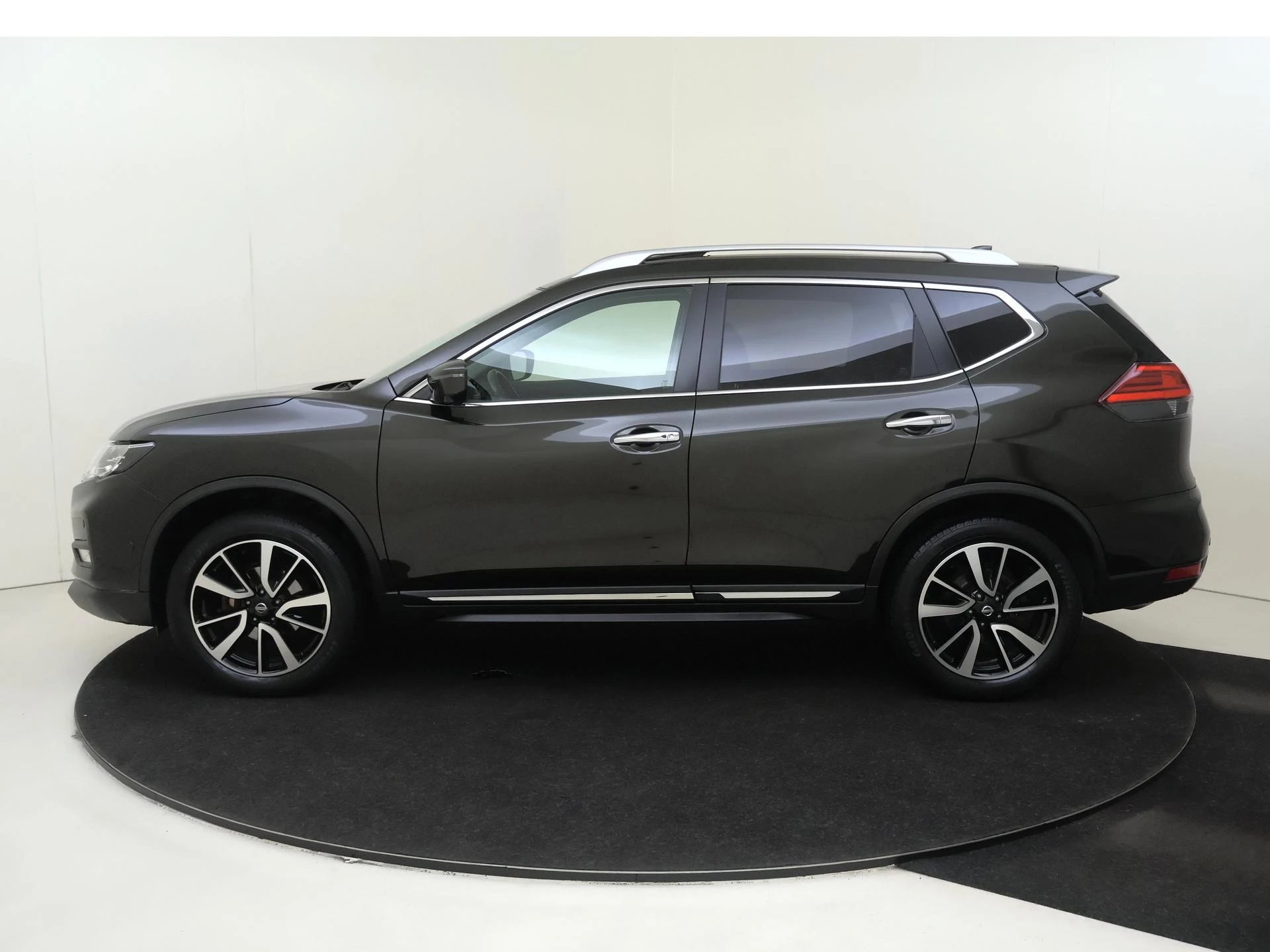 Nissan-X-Trail-image-7