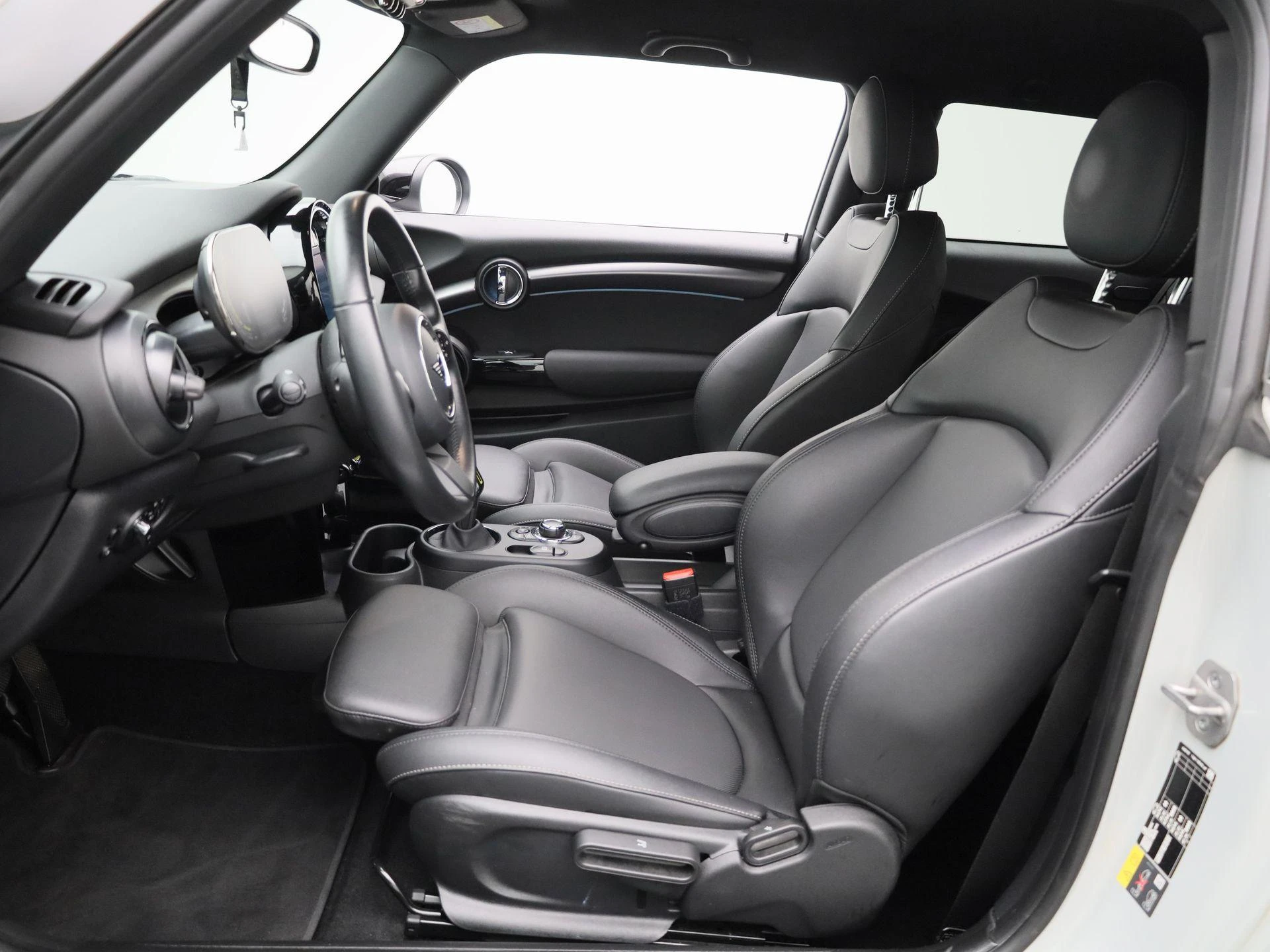 MINI-Cooper-image-9