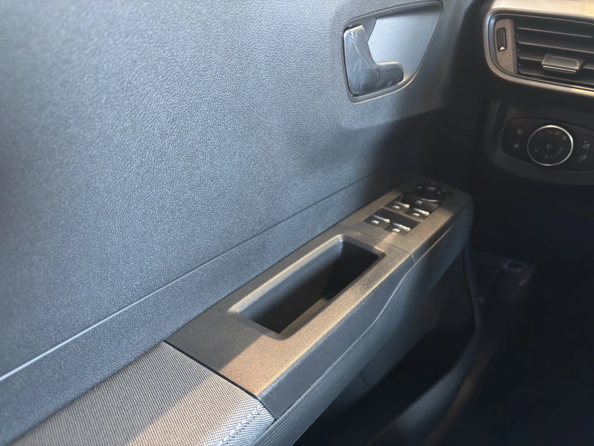 Ford-Tourneo Courier-image-15
