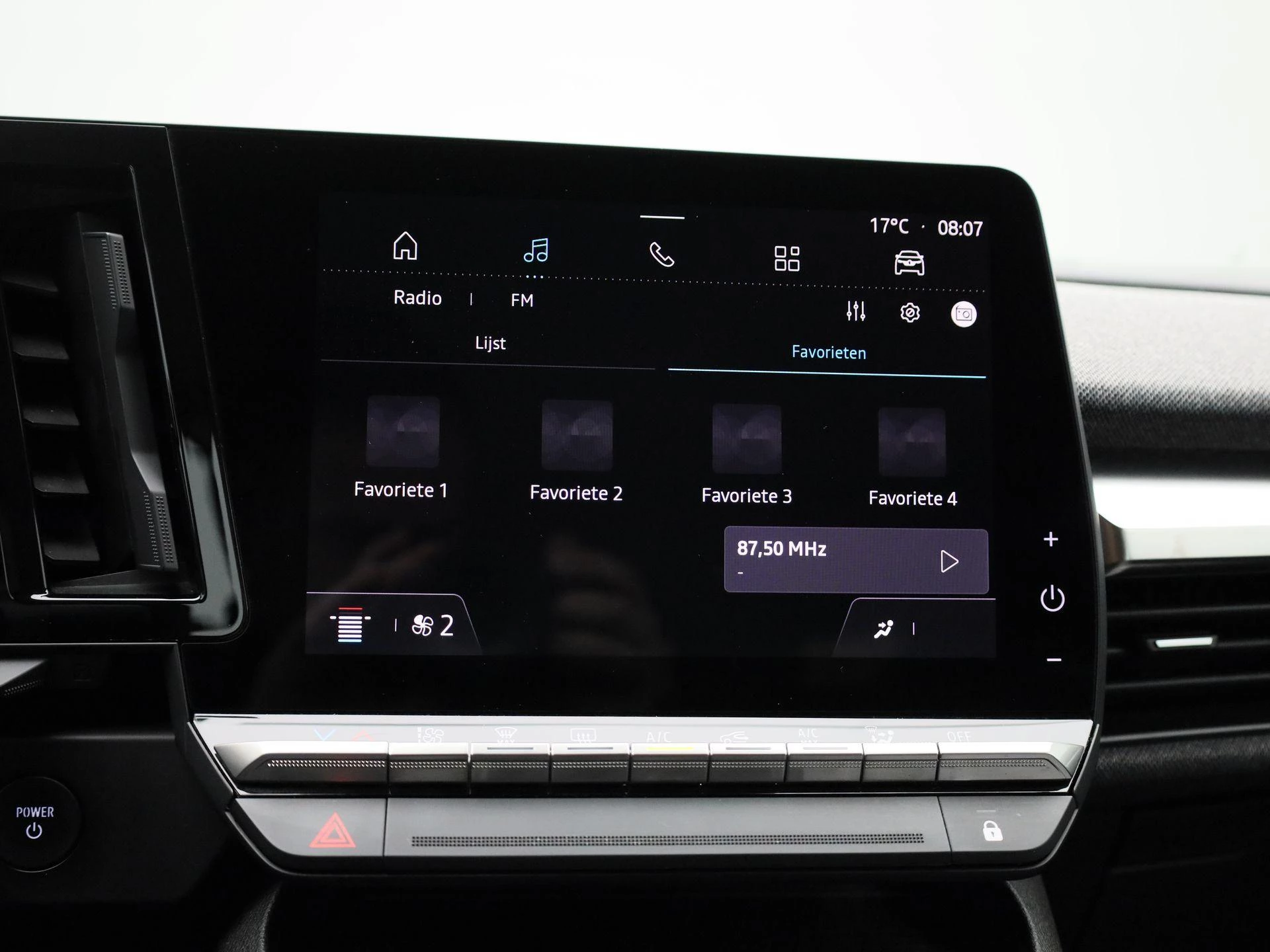 Renault-Megane E-Tech-image-16