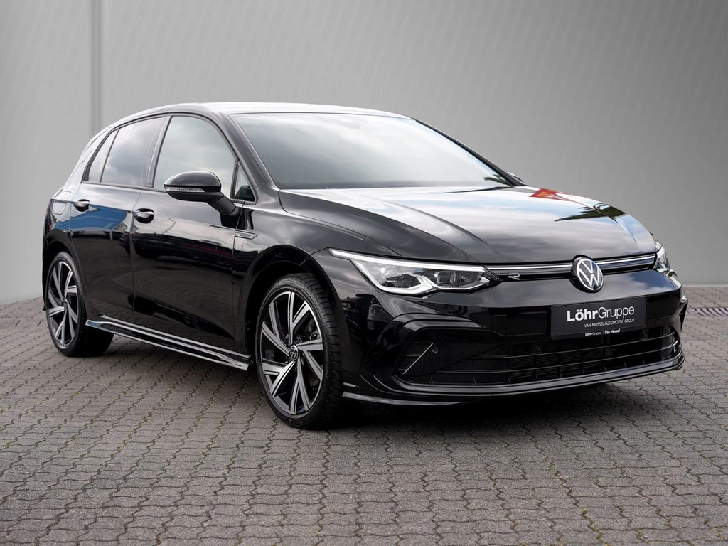 Volkswagen Golf VIII 1.5 eTSI DSG R-Line /LED+/Navi/ACC/RFK