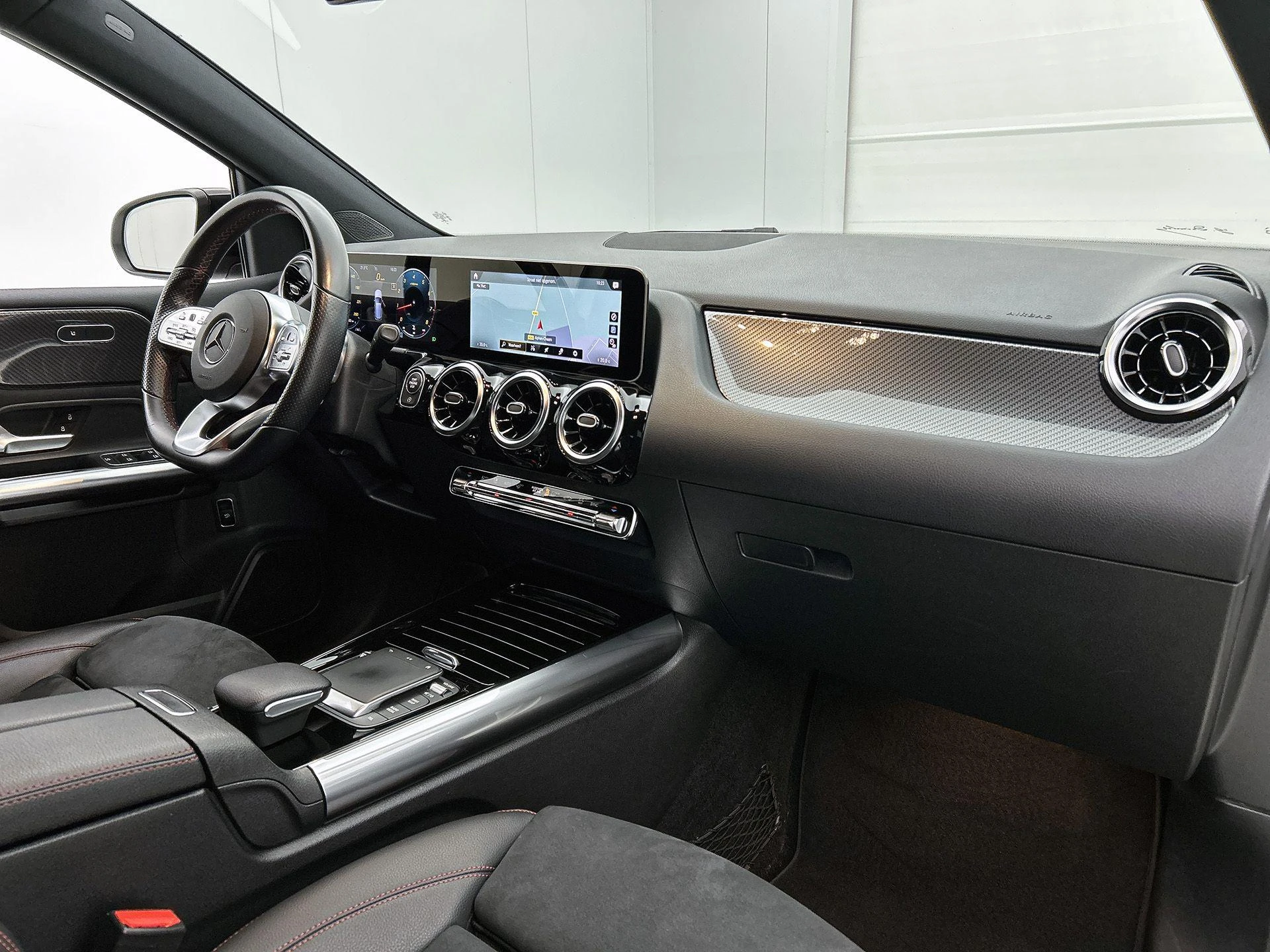Mercedes-Benz-B-Klasse-image-21