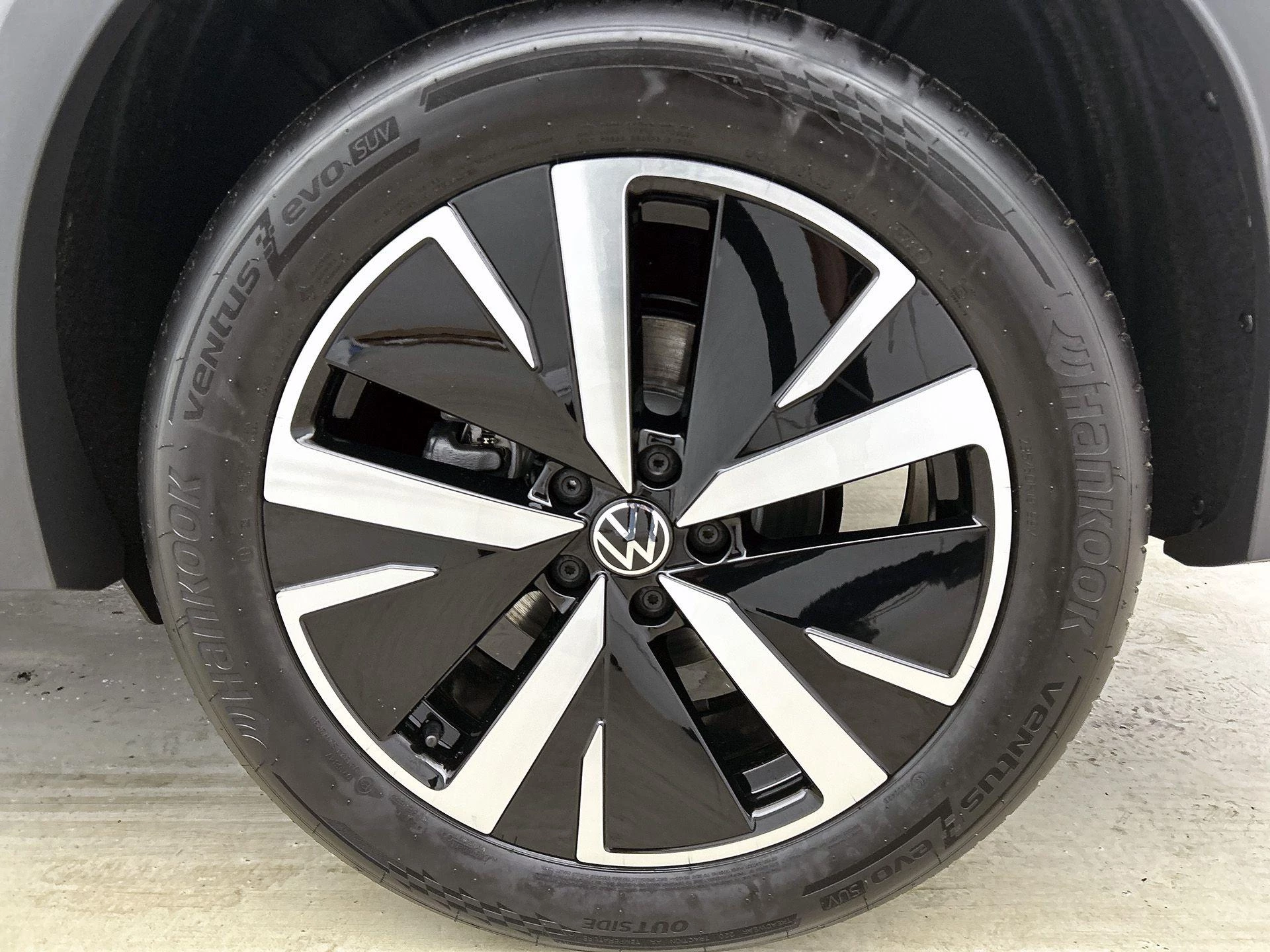 Volkswagen-Tiguan-image-35