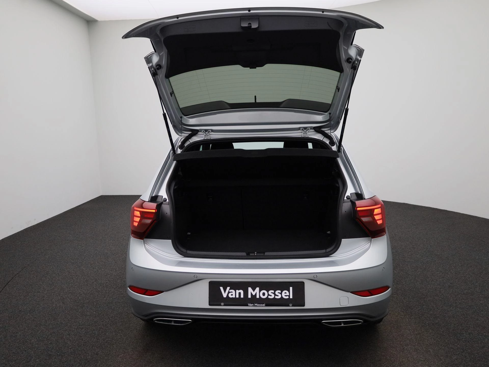 Volkswagen-Polo-image-10