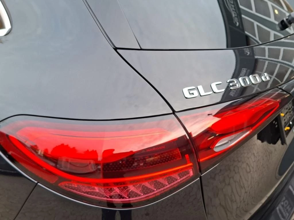 Mercedes-Benz-GLC-image-12