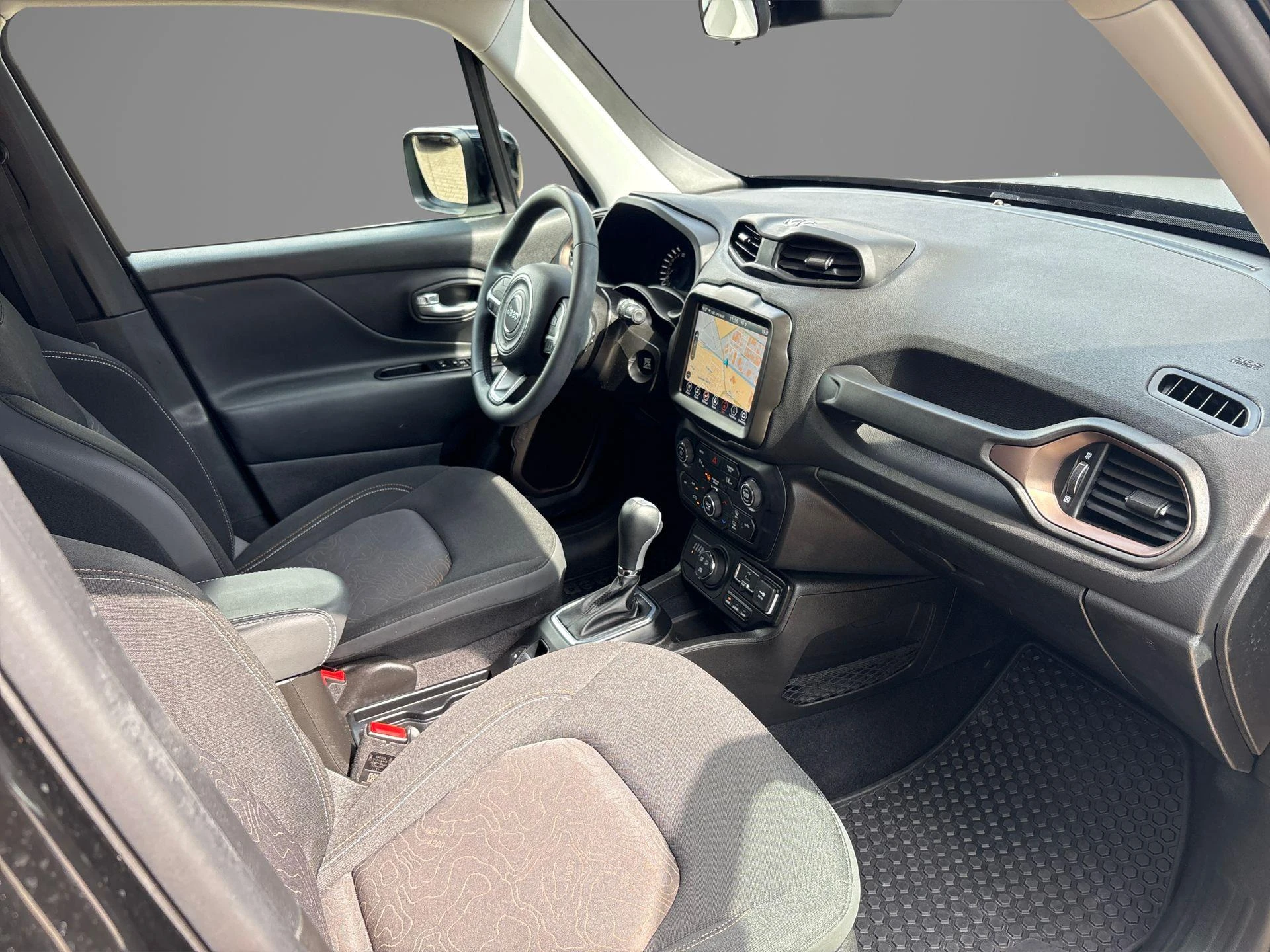 Jeep-Renegade-image-4
