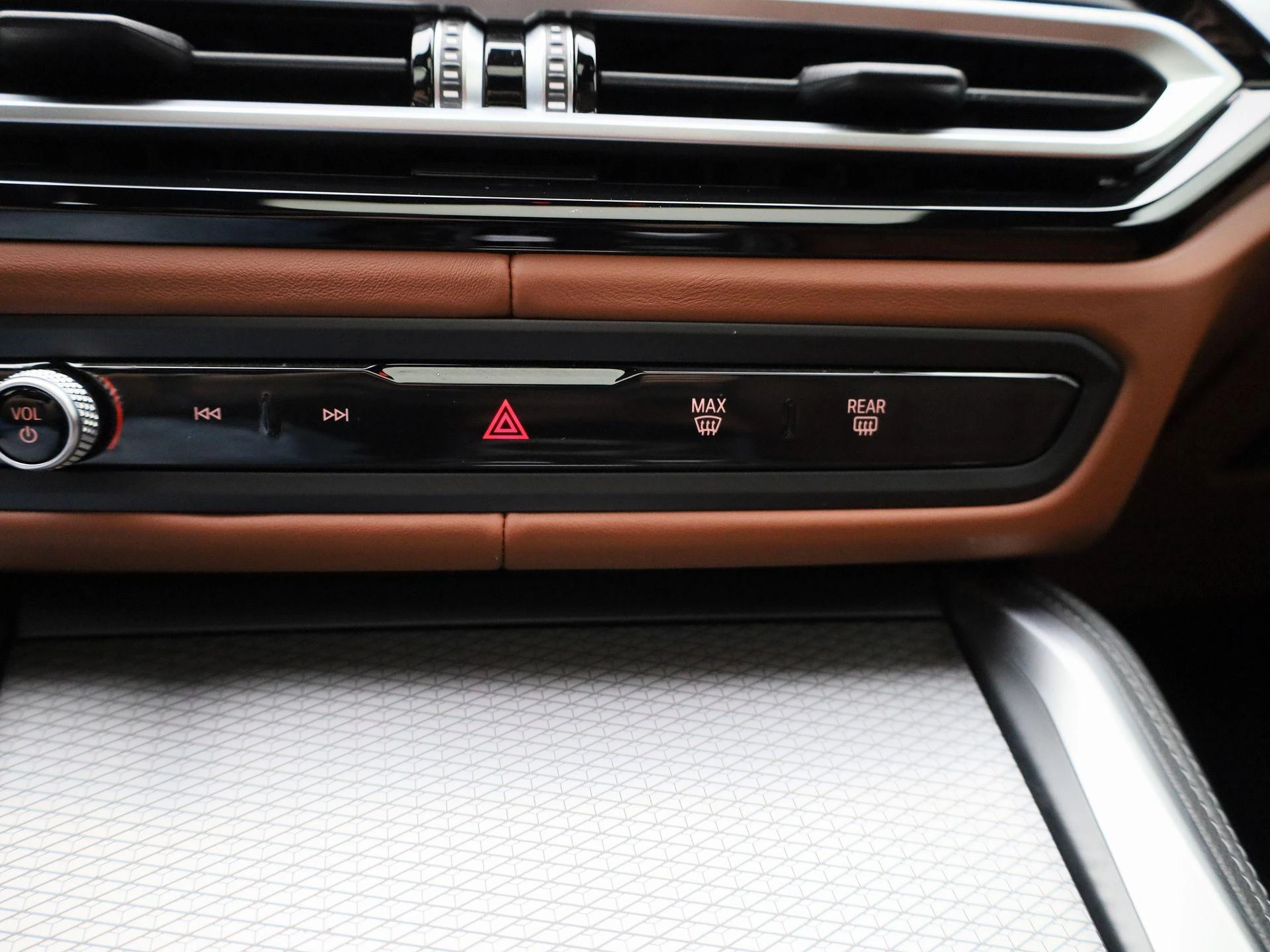 BMW-i4-image-22