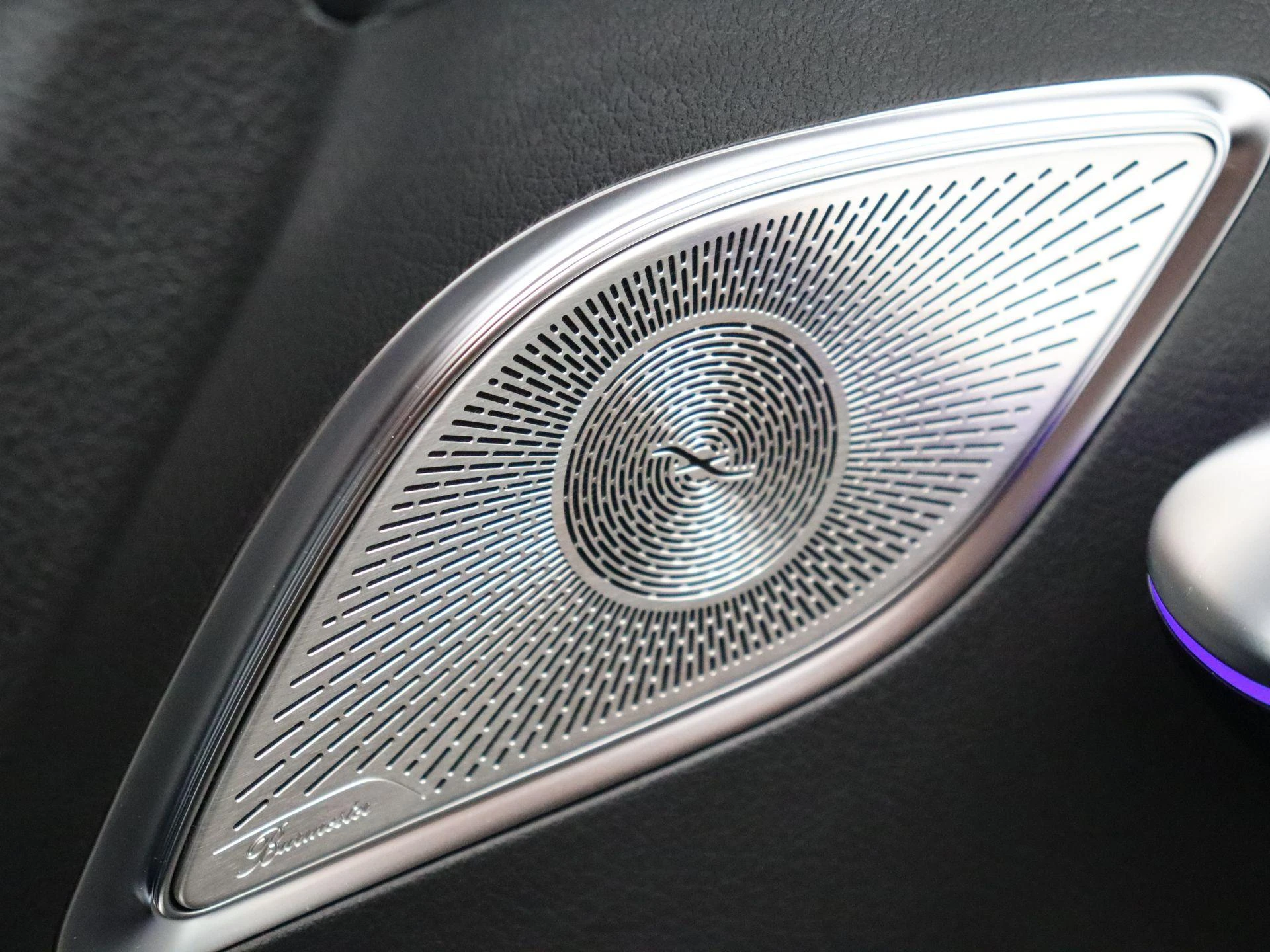 Mercedes-Benz-EQE-image-22